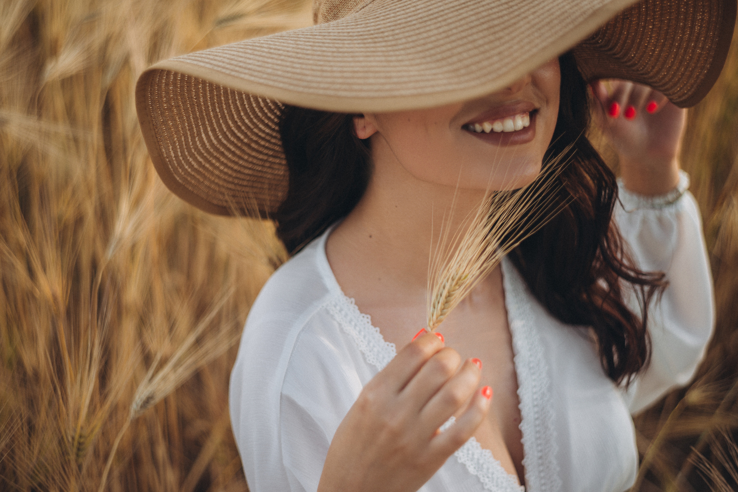 Красотка Таня и поле. Свадебный и семейный фотограф город Темрюк Фотостудия Темрюк