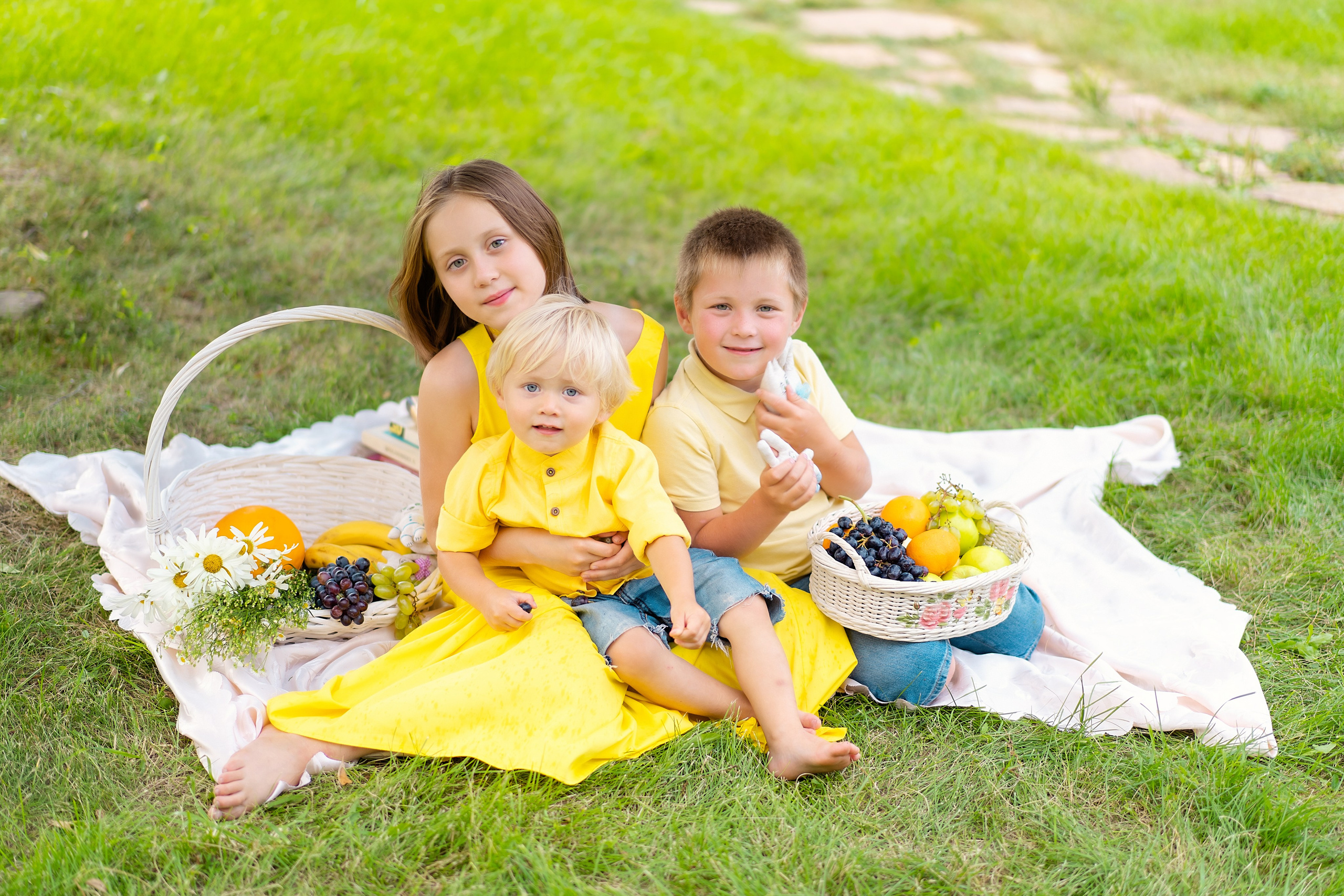 Регина и Марина с детками. Семейный и женский фотограф. Видеомейкер в Новосибирске