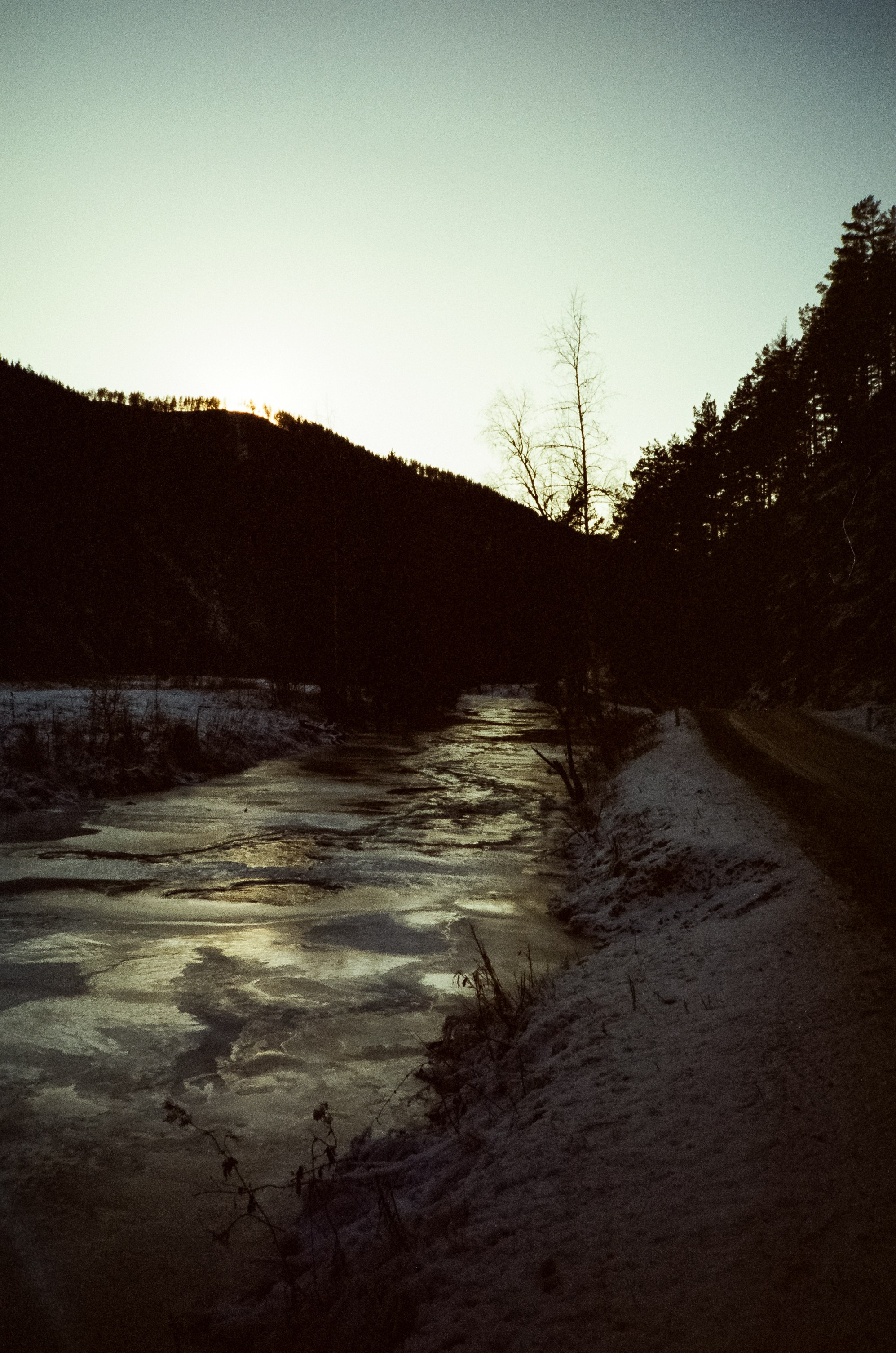 Дорога в сторону Сада Пионов, база Сила Алтая / 15 — 16 декабря 2023 г