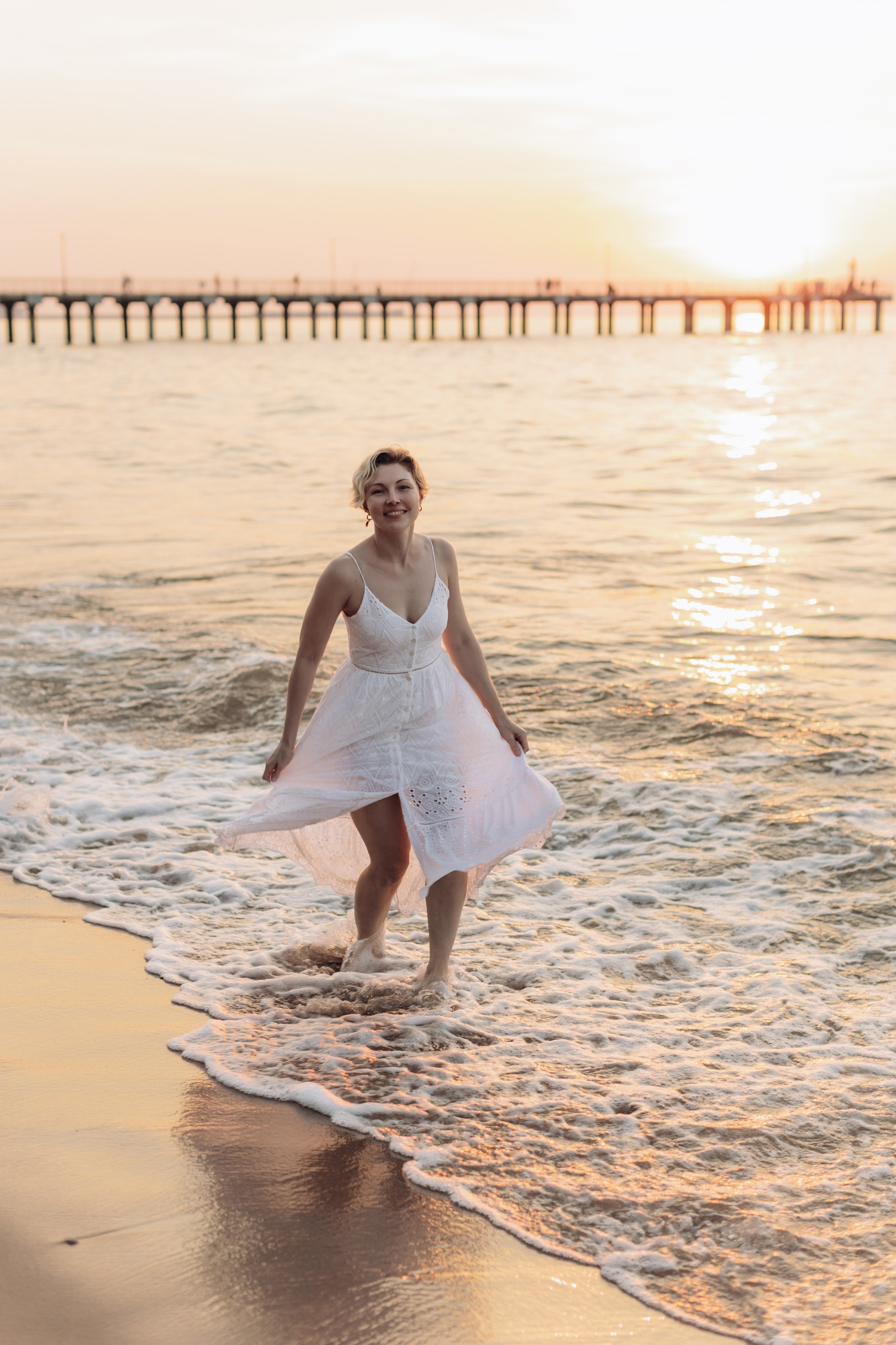 Подруги Пионеский Сосновый бор закат. Фотограф в Калининграде свадебная фотография, репортажная, фотосессии