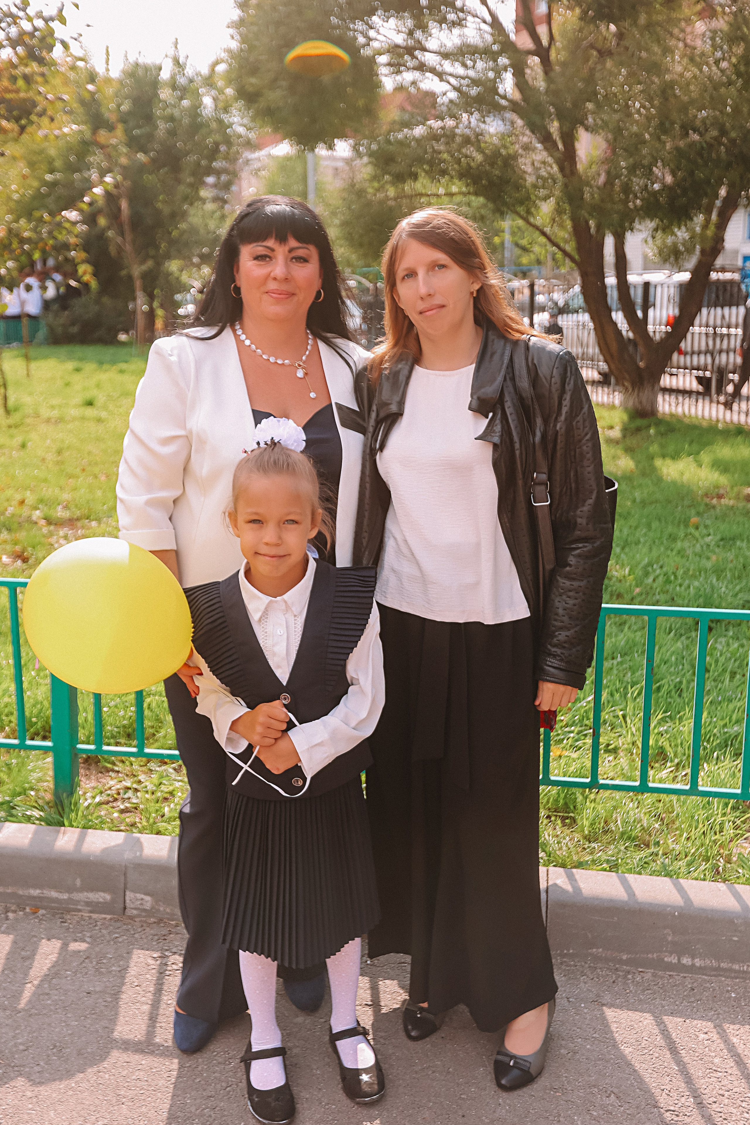 1 сентября линейка+кл час+портреты. Семейный фотограф Тюмень, фотограф на роды Салмина Мария