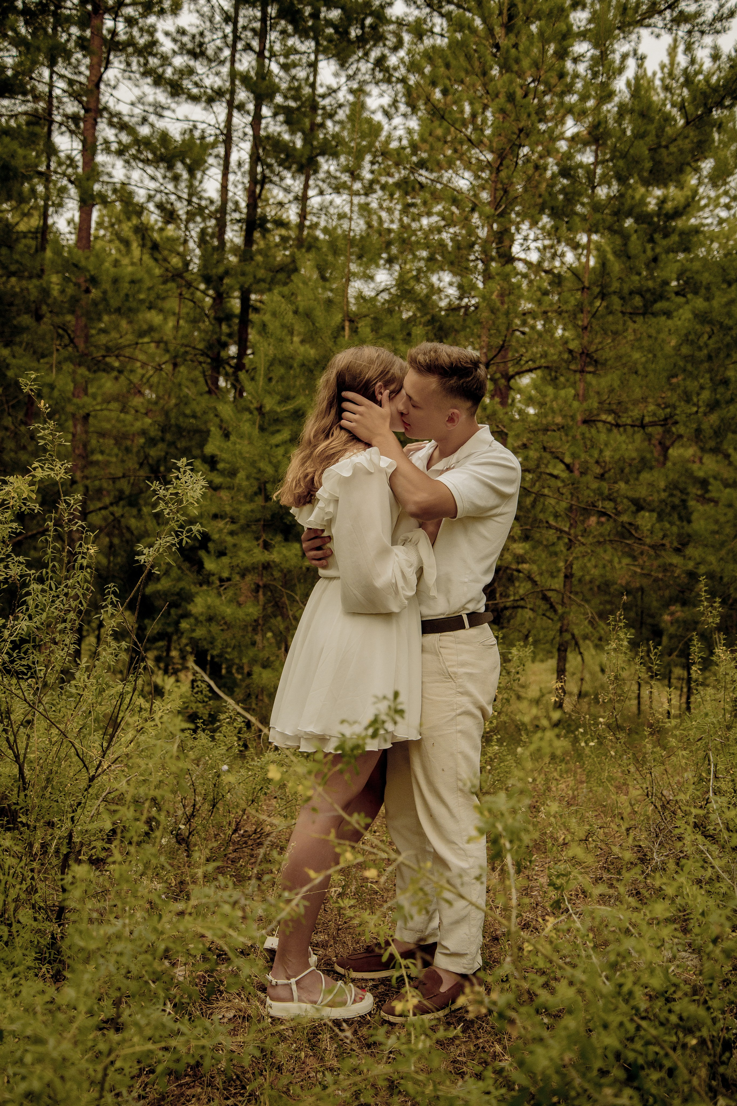 Любовь и желтые цветочки. Фотограф Мария Стрелкова