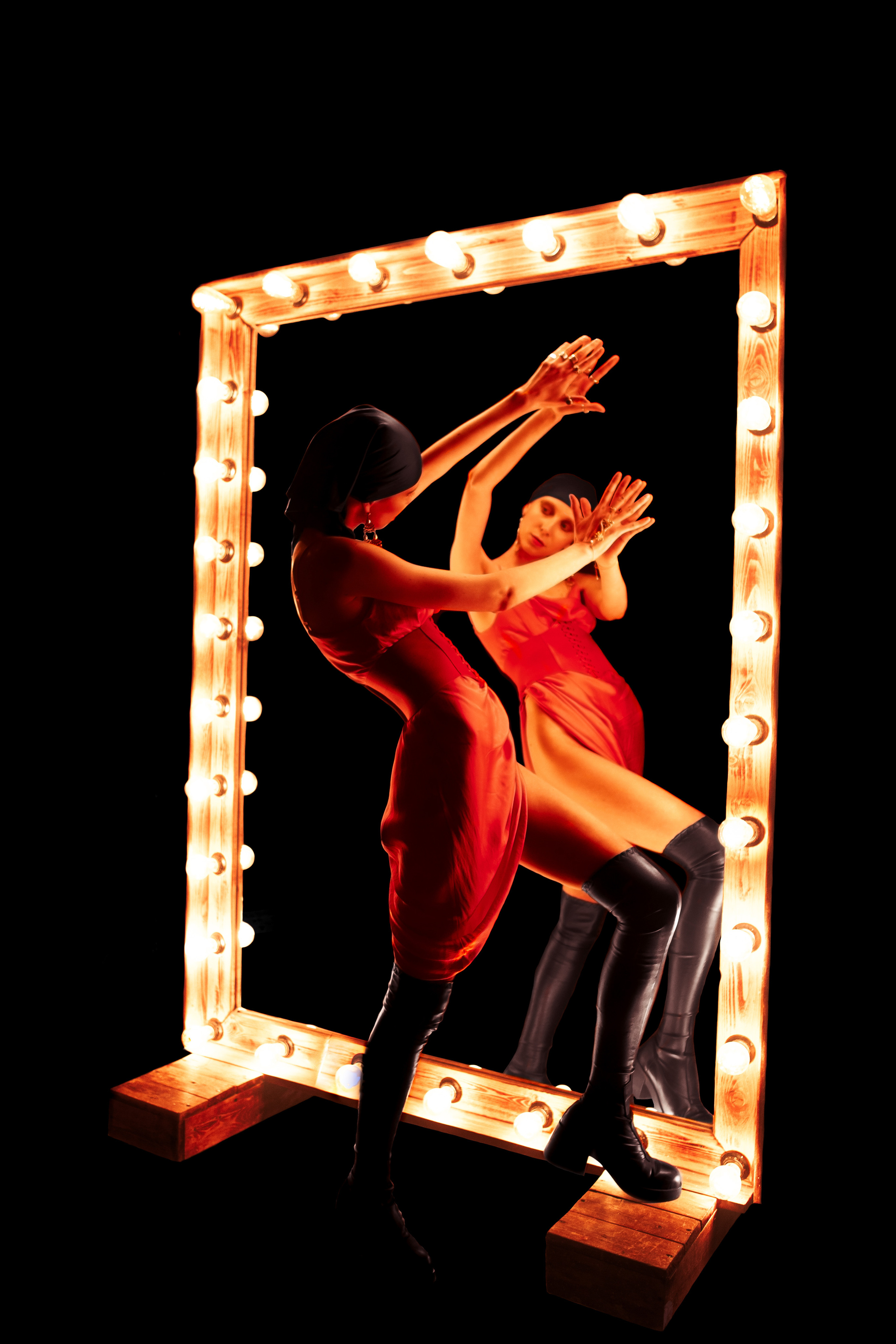 Алина) и зеркало. Портретный и семейный фотограф в Москве Владимир Крылаев