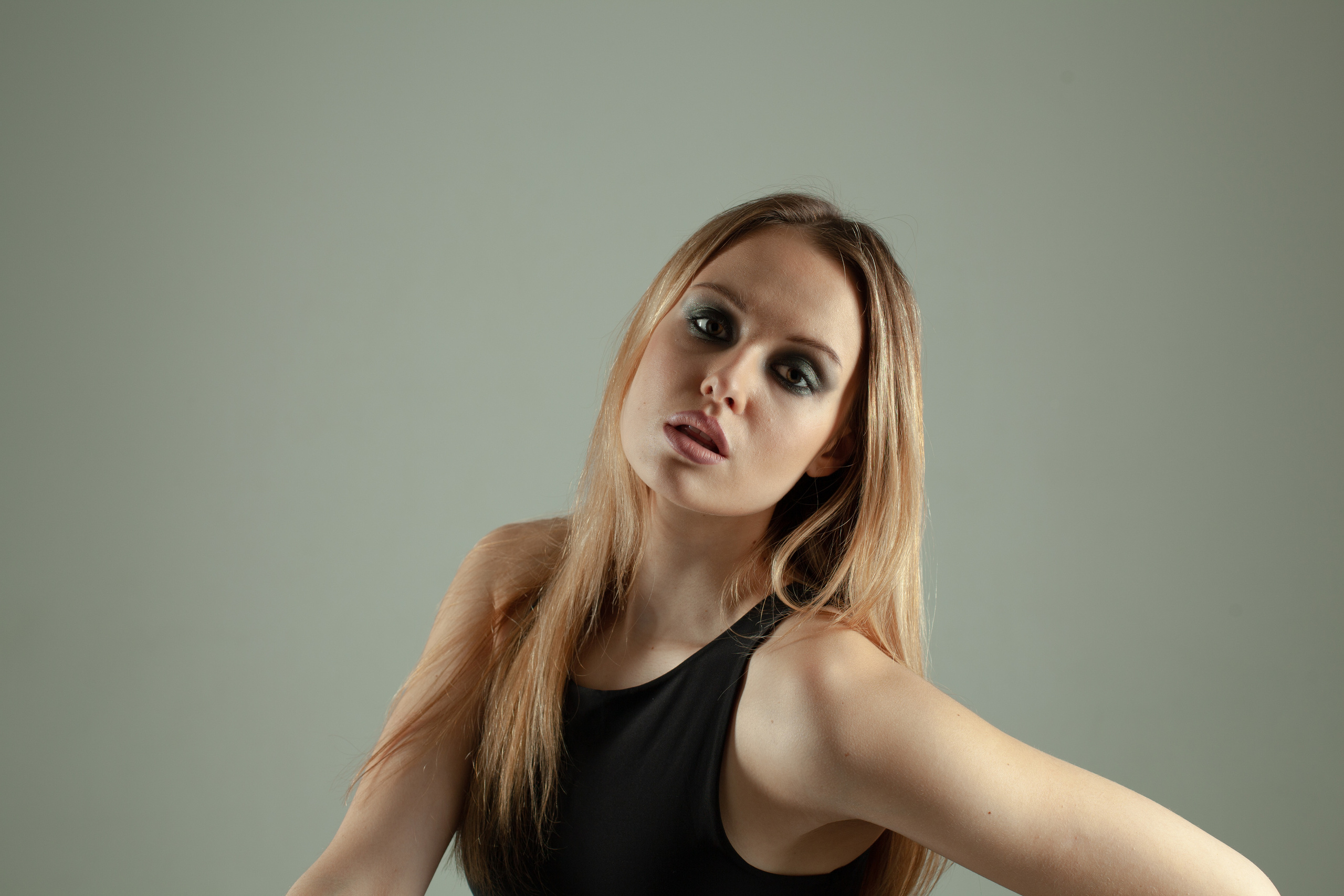 Илона в студии Модельные тесты. Портретный и семейный фотограф в Москве Владимир Крылаев