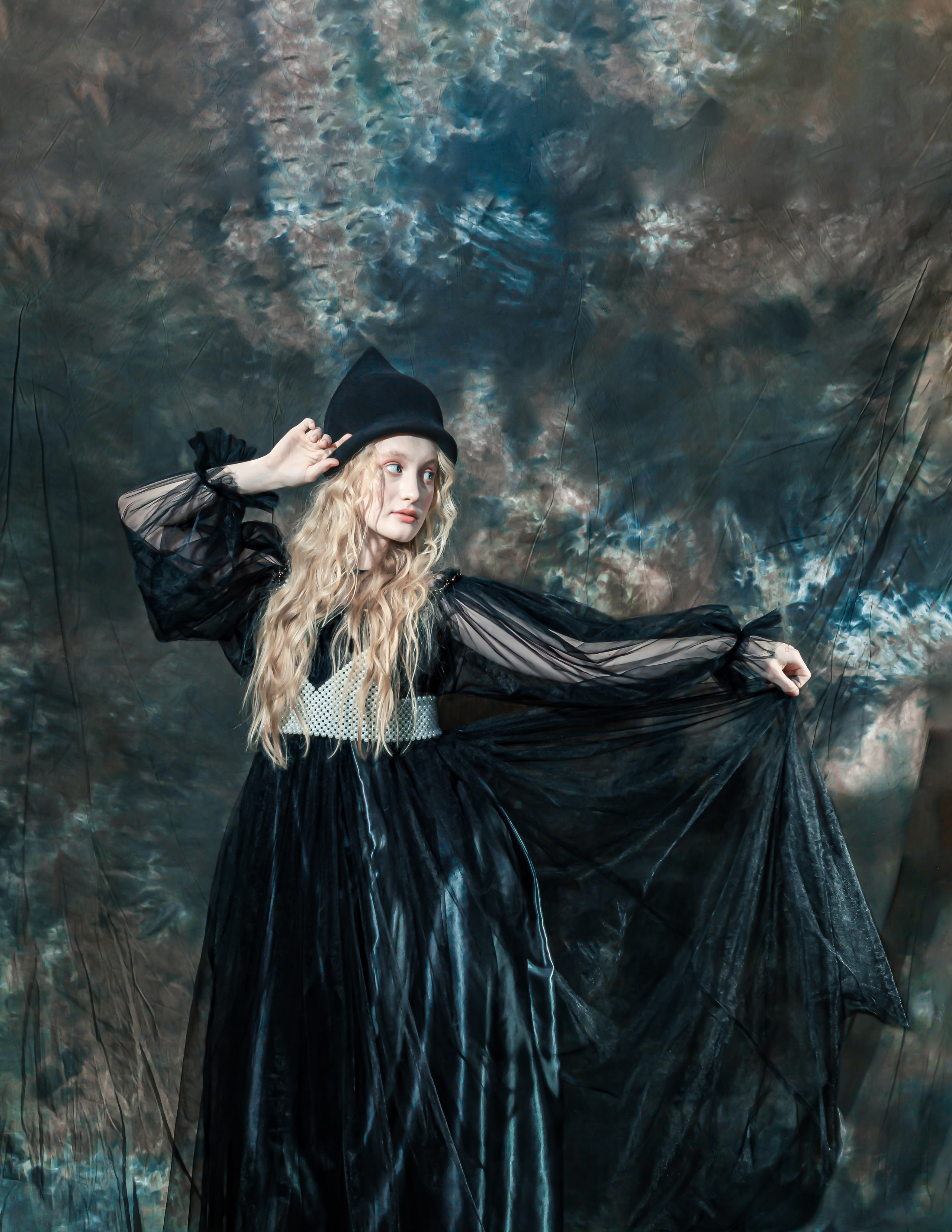 Фотопроект студия, тёмный фон. Портретный и семейный фотограф в Москве Владимир Крылаев