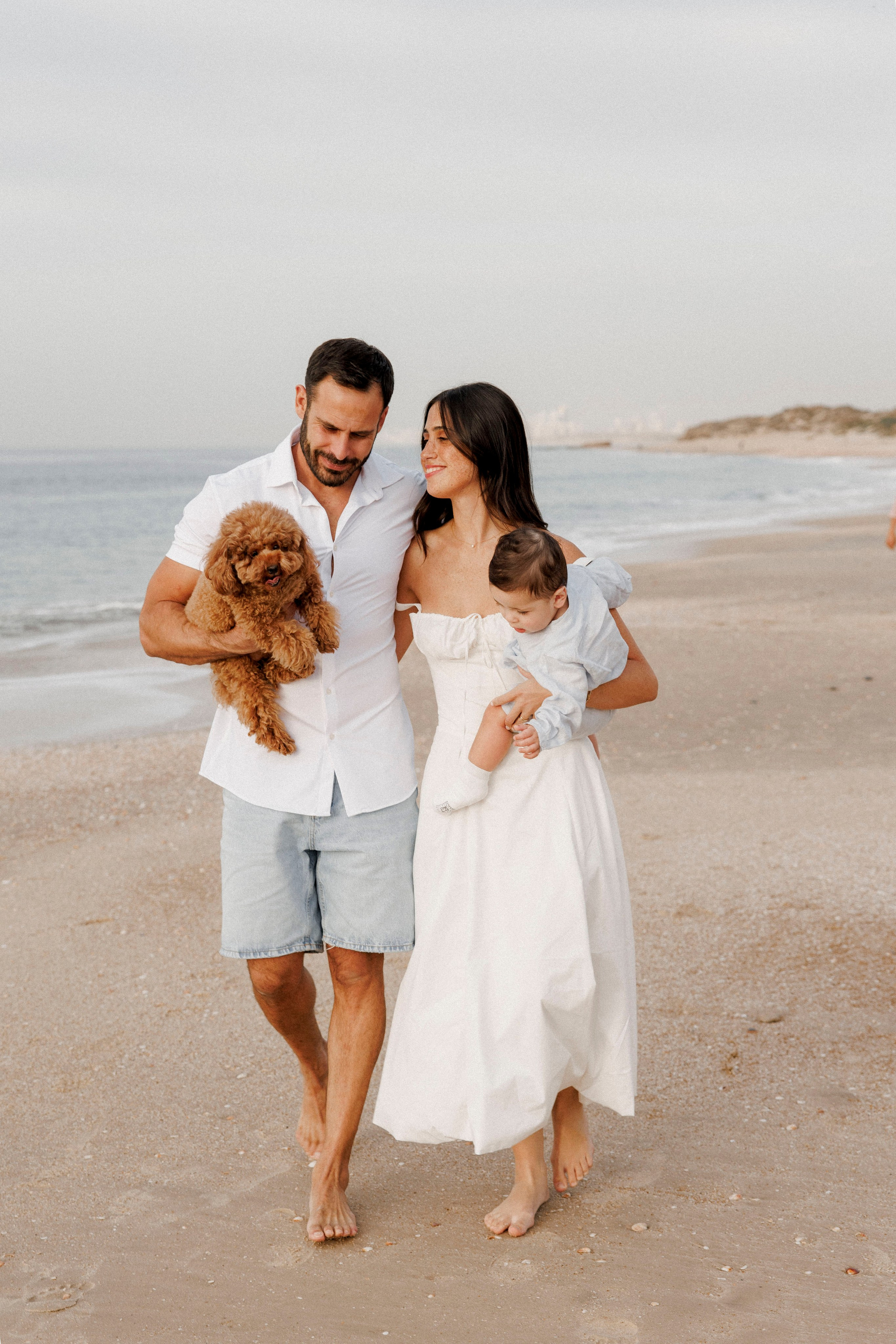 First year family photos near the sea. Главная