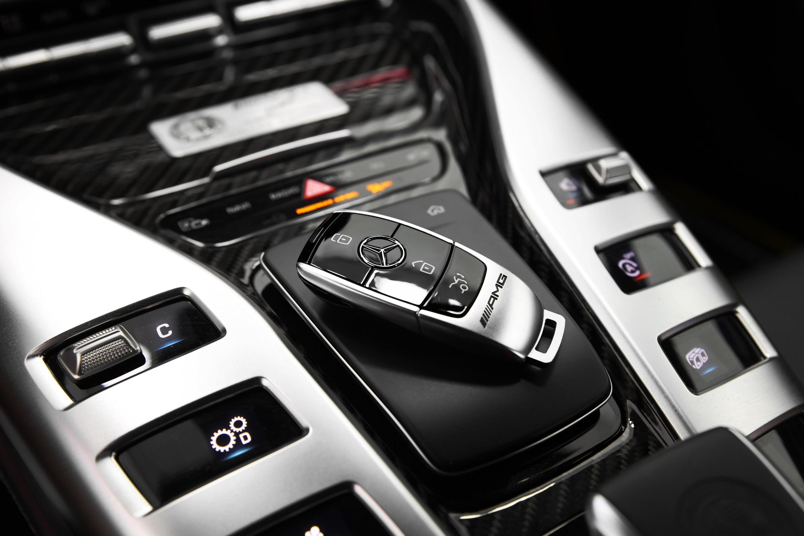 2019 MERCEDES BENZ GT63s AMG. Mixturecaptures