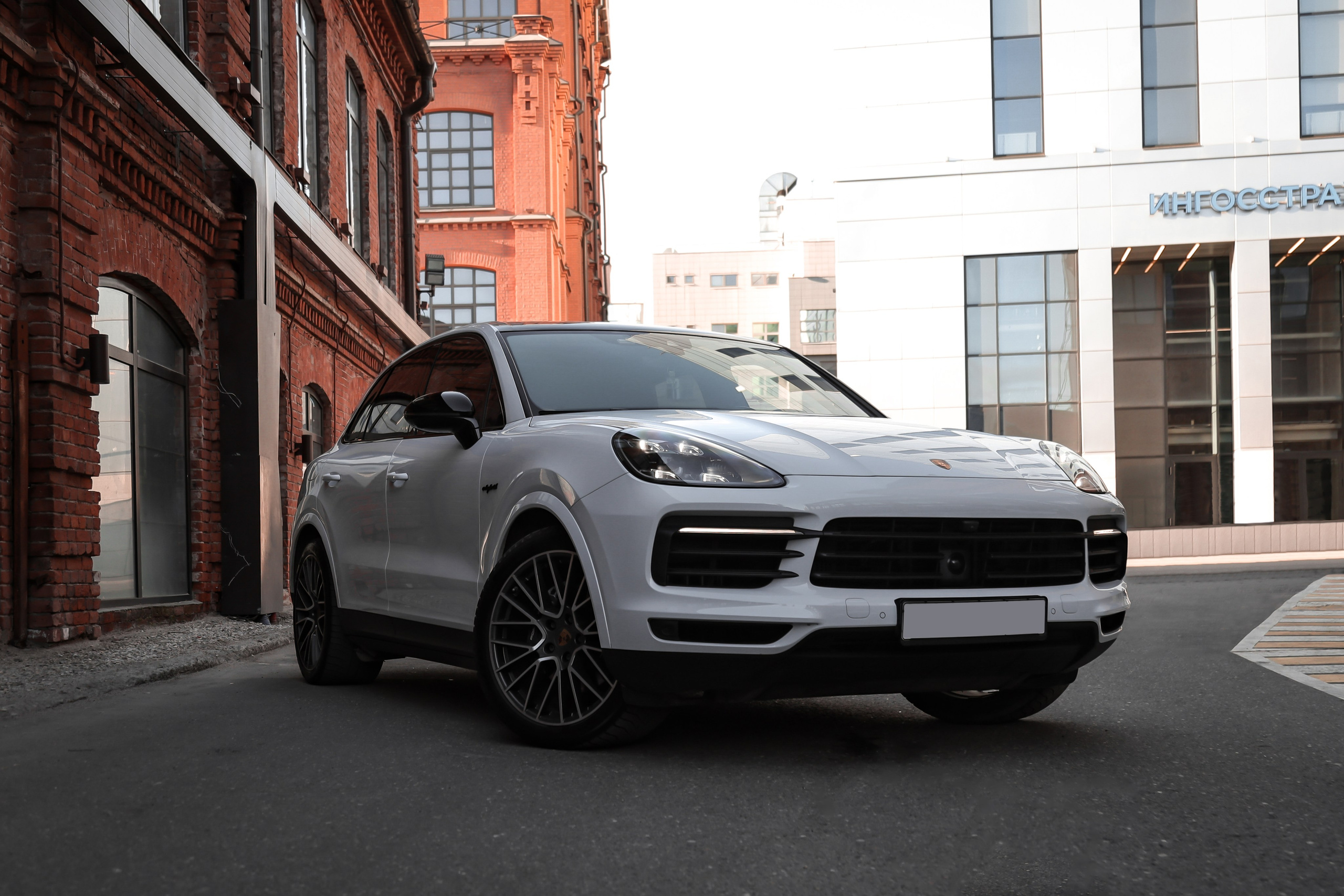 2020 Porsche Cayenne 3.0 AT. Mixturecaptures