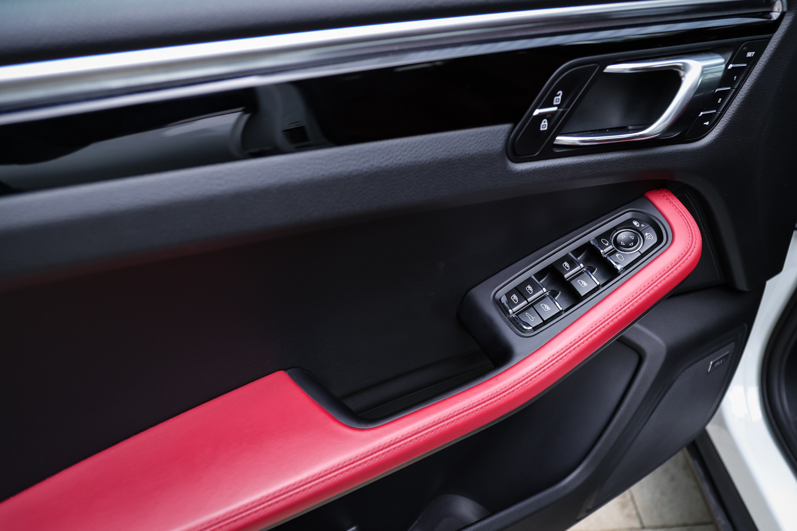 2021 PORSCHE MACAN S. Mixturecaptures