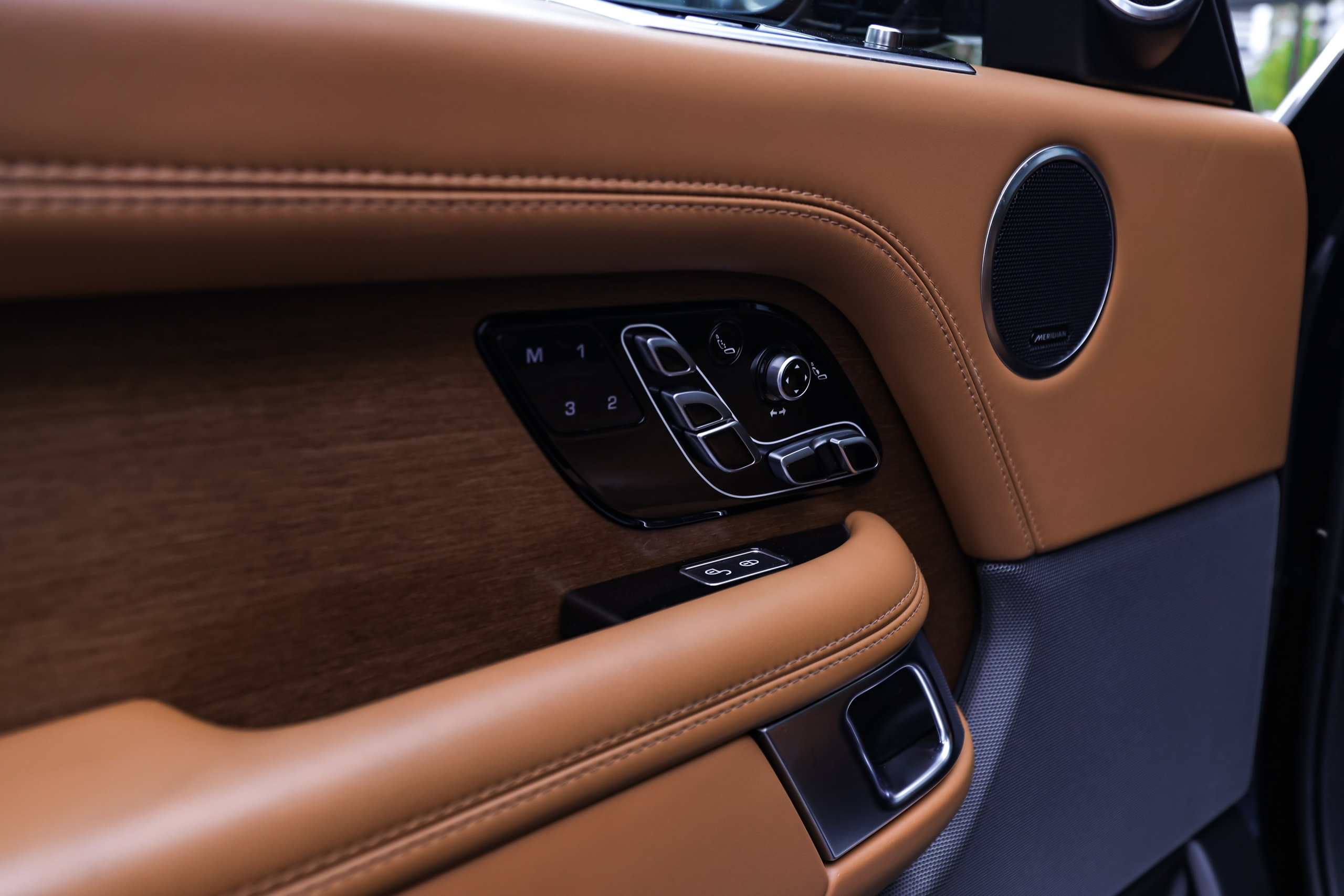 2018 RANGE ROVER AUTOBIOGRAPHY LONG. Mixturecaptures