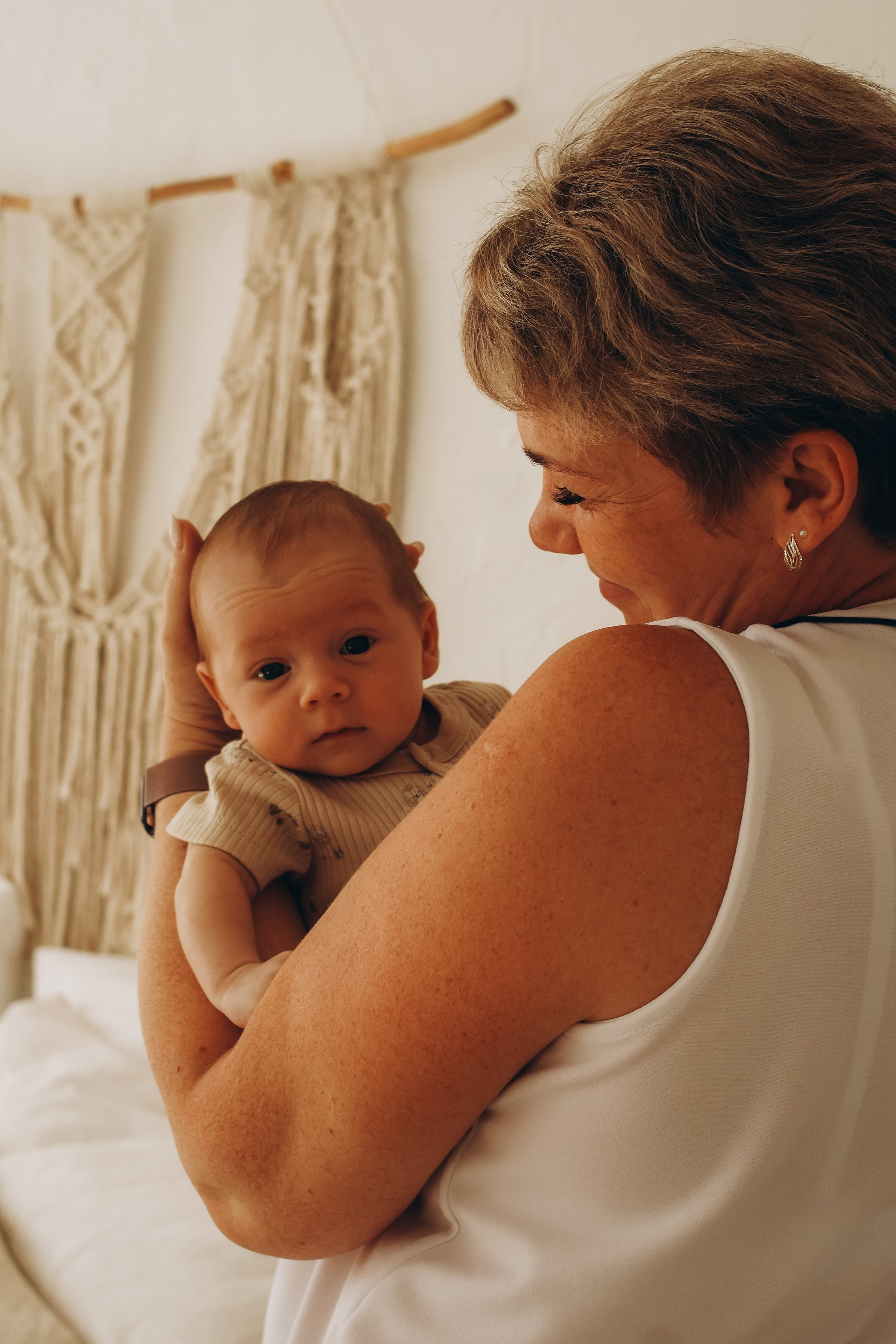 Бабушка и маленький Даниэль. Phbyadel.wfolio.pro