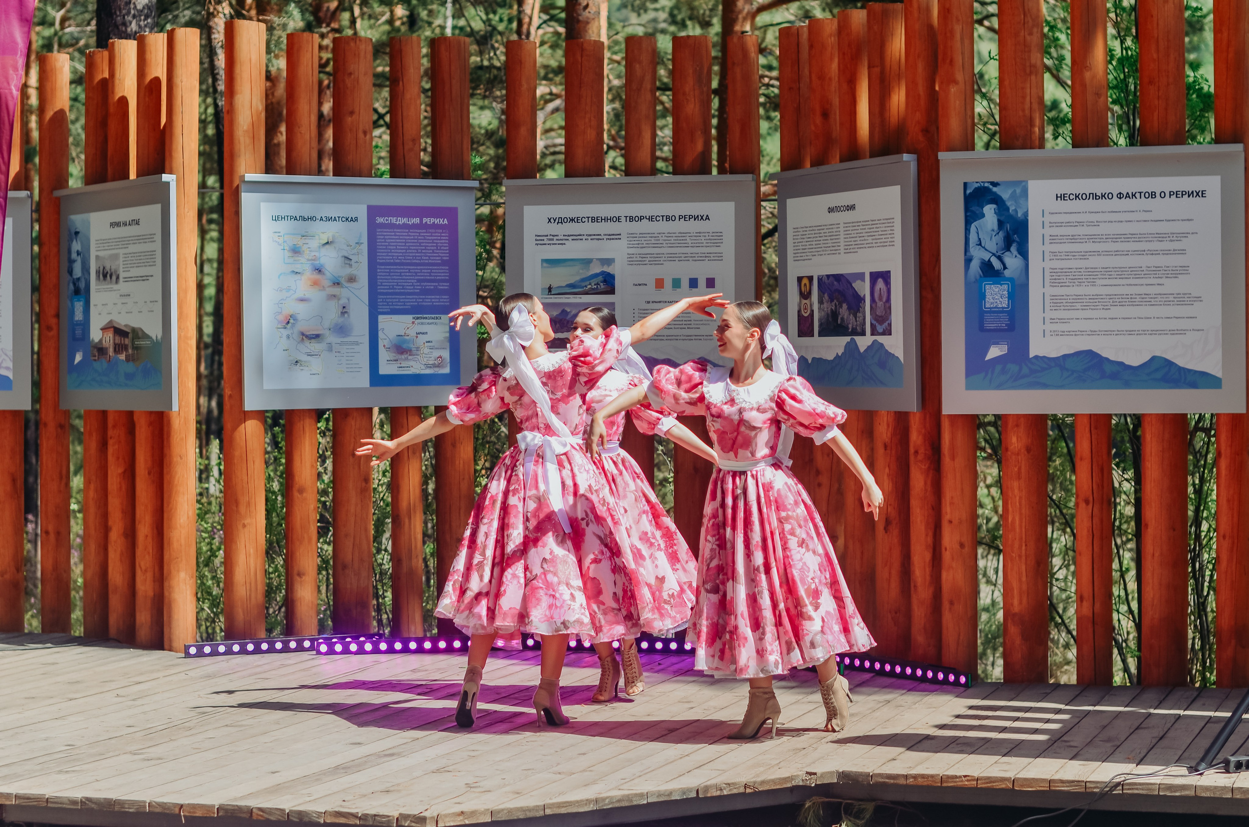 Фестиваль «Цветение Маральника на Алтае 2025». Фоторепортаж. Денисова Аля — фотограф для парных съемок и индивидуальных историй в Барнауле