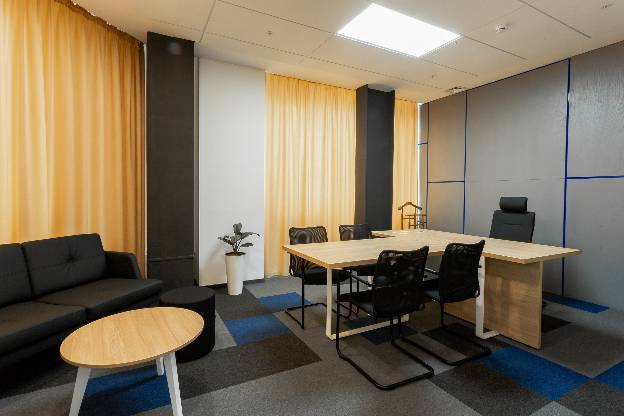 Mercure space. Репортажный фотограф в Алмате Чумаков Георгий