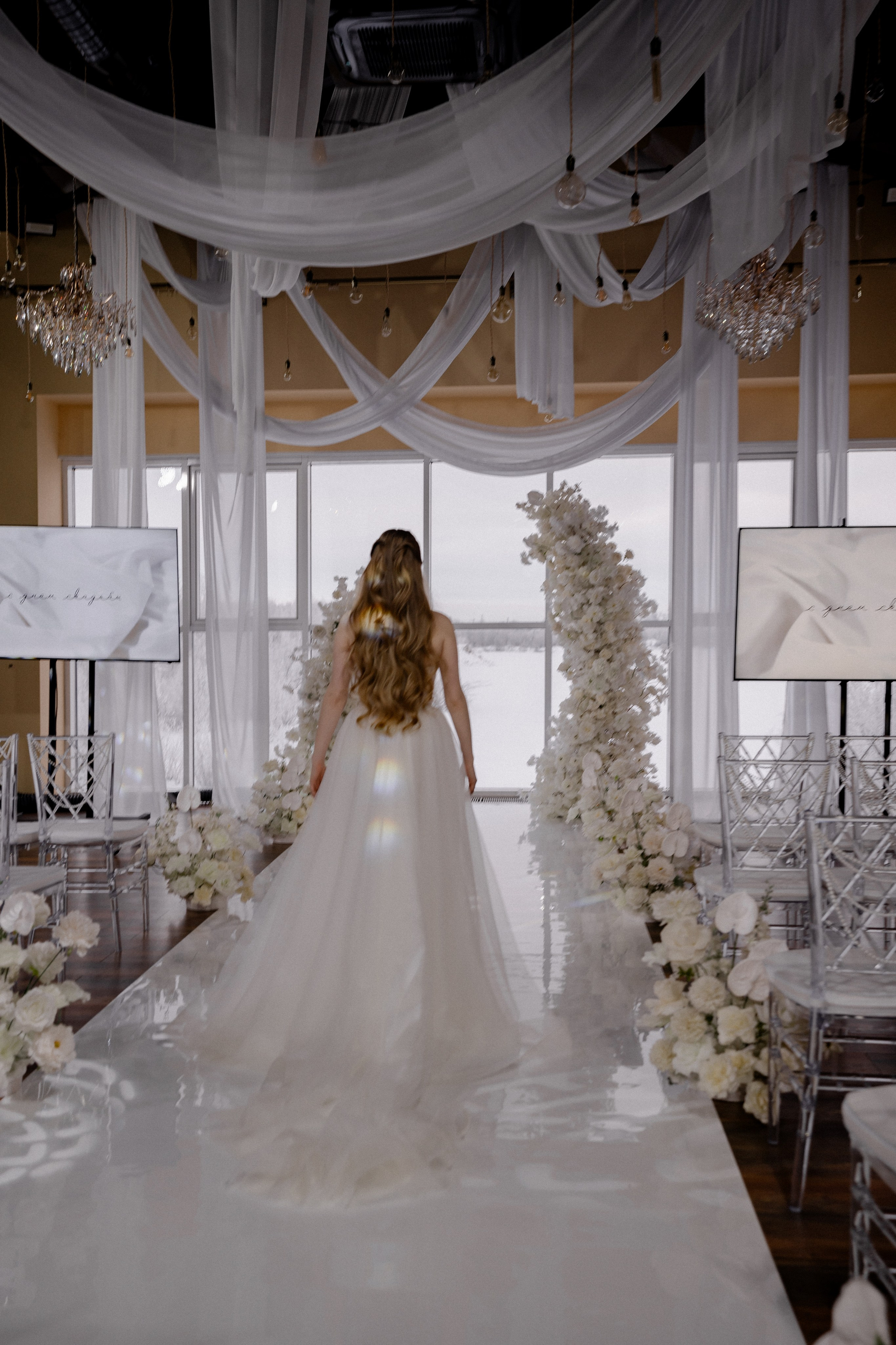 СВАДЕБНАЯ СЬЕМКА СБОРОВ В ОТЕЛЕ И ВЫЕЗД НА ЦЕРЕМОНИЮ (СНЯТО В СИБИРЕ В НИЖНЕВАРТОВСКЕ). Профессиональный фотограф, Санкт-Петербург — Виктория Богомолова