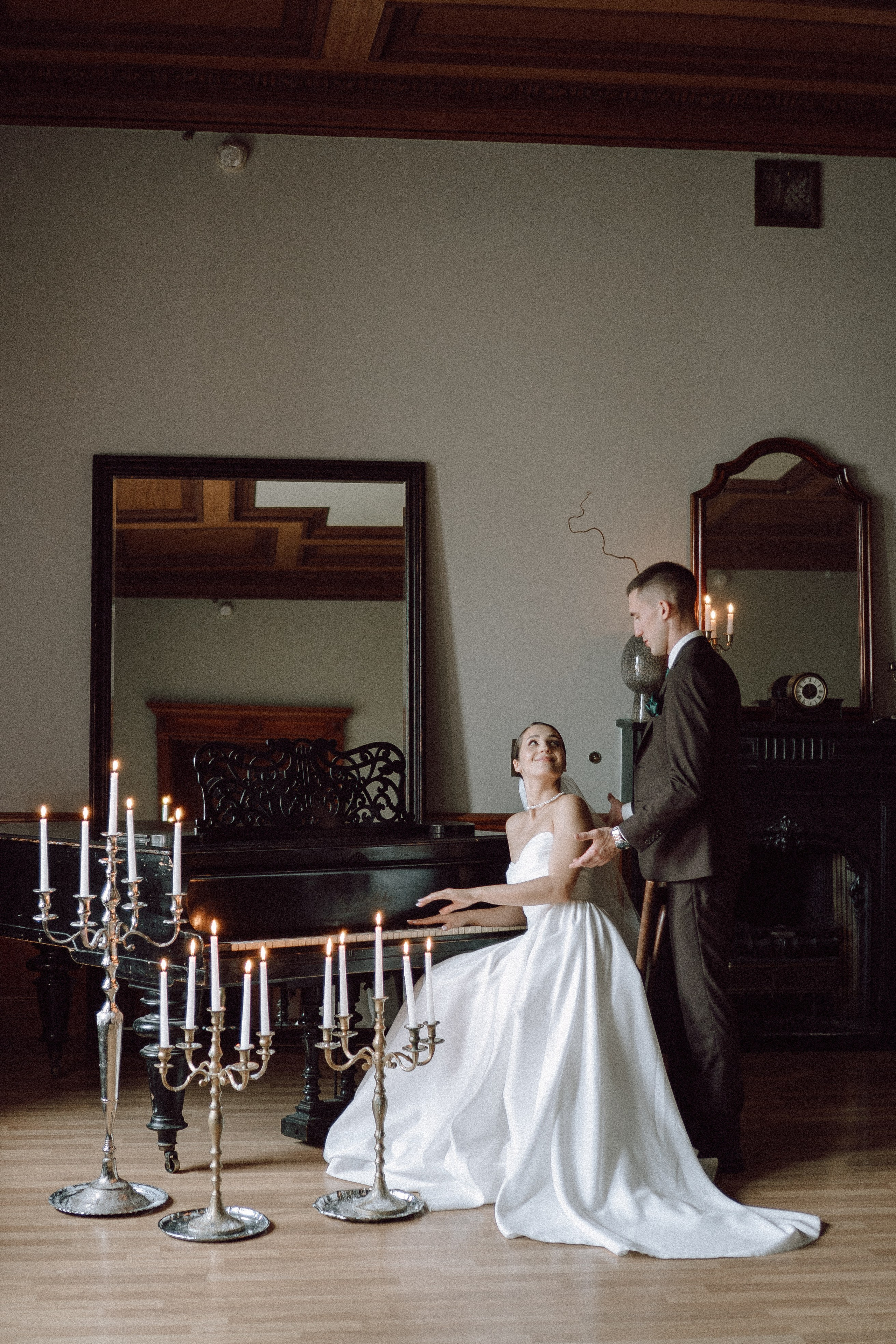 СВАДЕБНАЯ ПРОГУЛКА В САНТК-ПЕТЕРБУРГЕ (ИСАКИЕВСКИЙ СОБОР, ЗИМНЯЯ КАНАВКА, ЭРМИТАЖ И БОЛЬШАЯ МОРСКАЯ УЛИЦА). Профессиональный фотограф, Санкт-Петербург — Виктория Богомолова