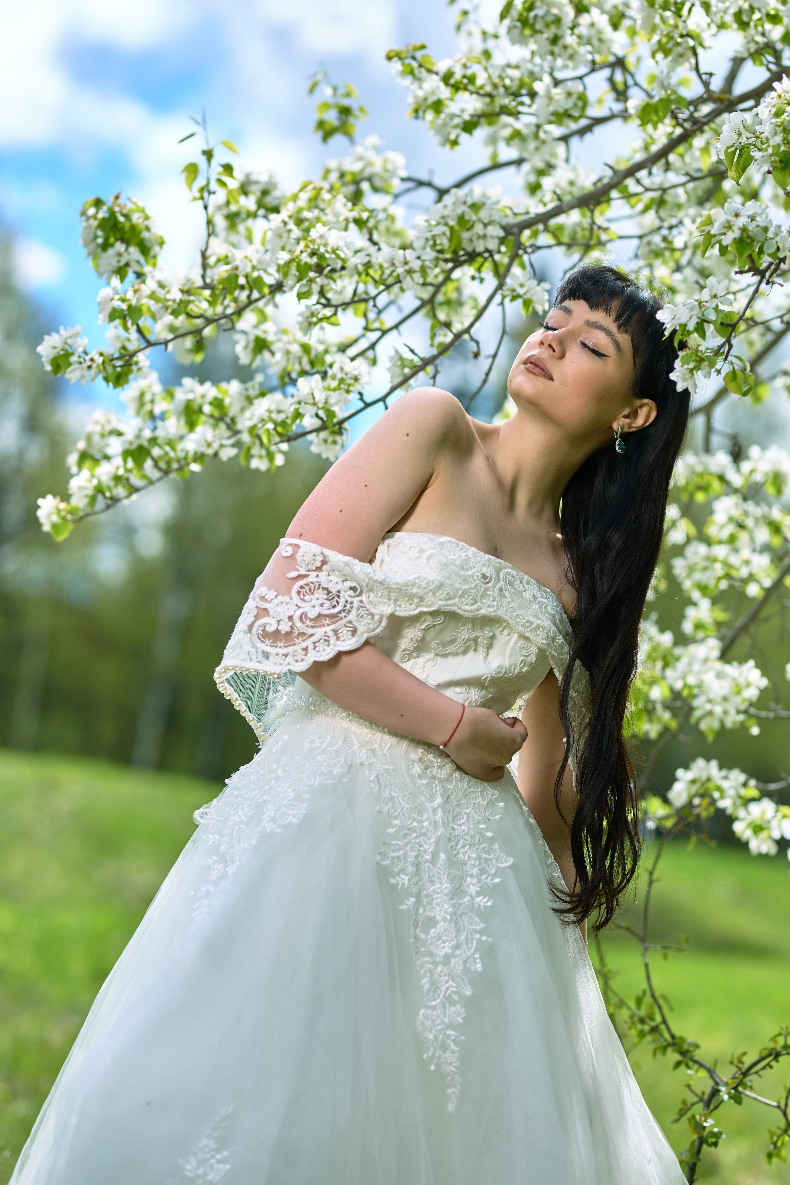 фотосессия девушка в цветущем саде чебоксары