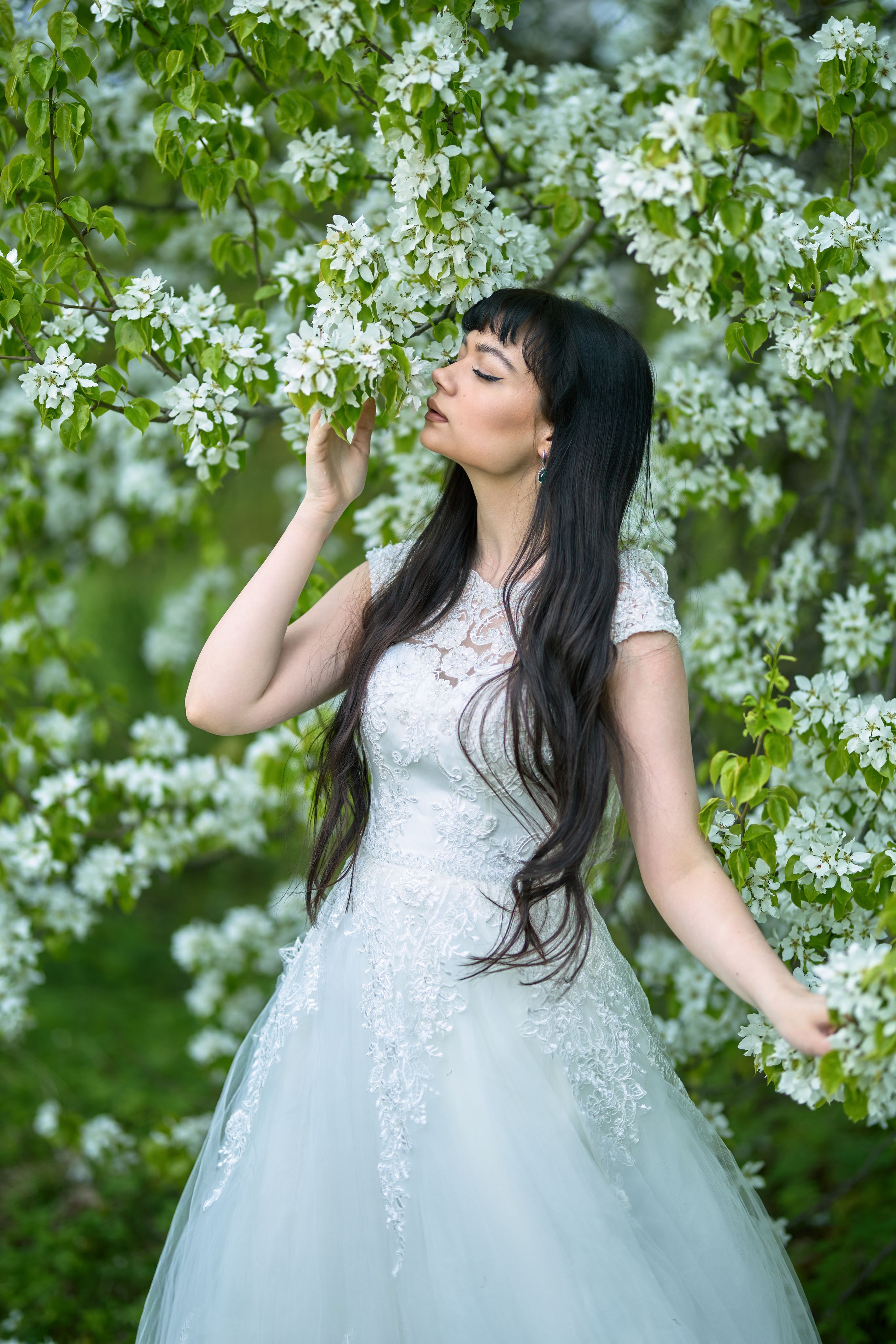 фотосессия девушка в цветущем саде чебоксары