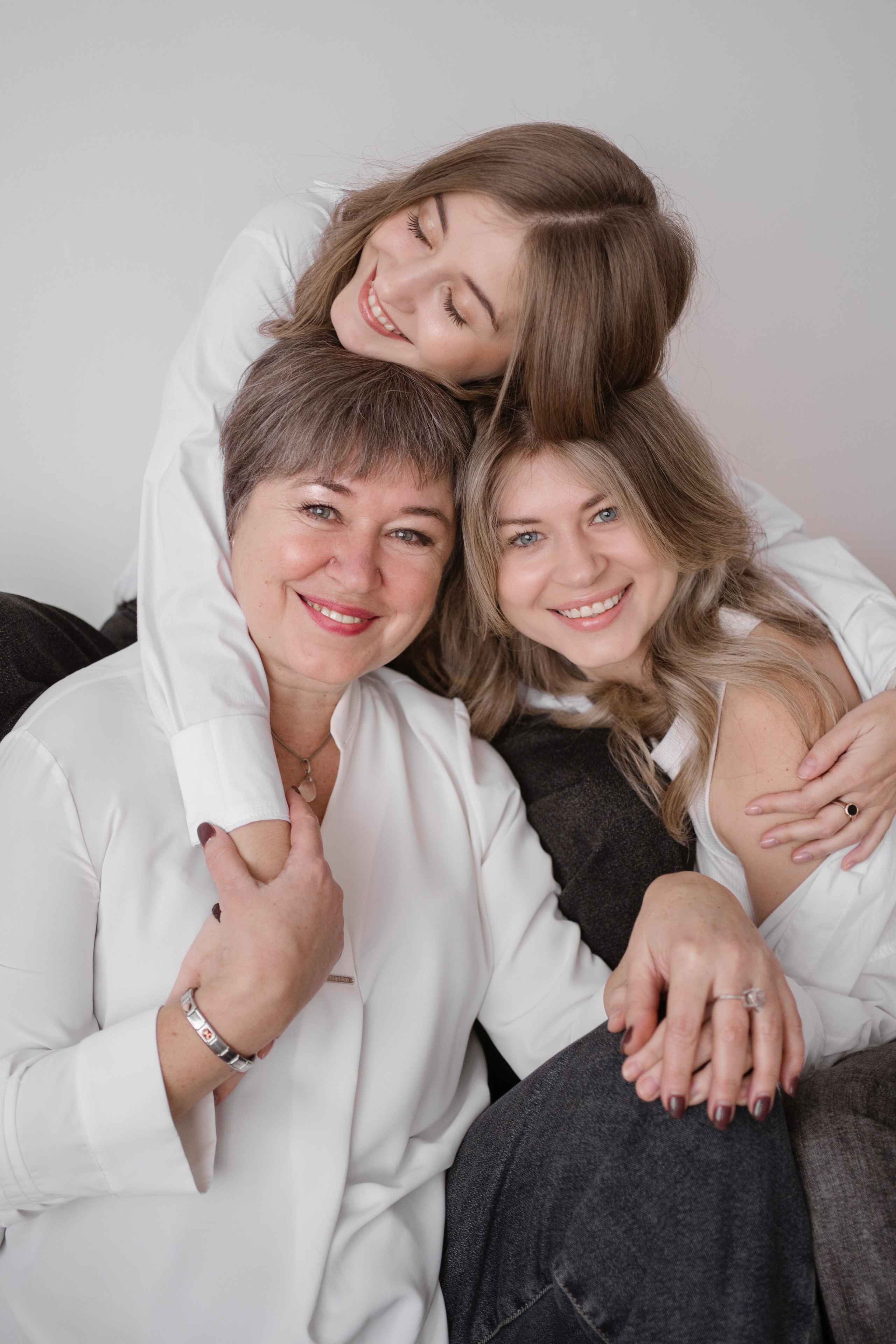 Мама с дочками. Семейный фотограф, фотосессия беременности в Новосибирске Кристина Киб