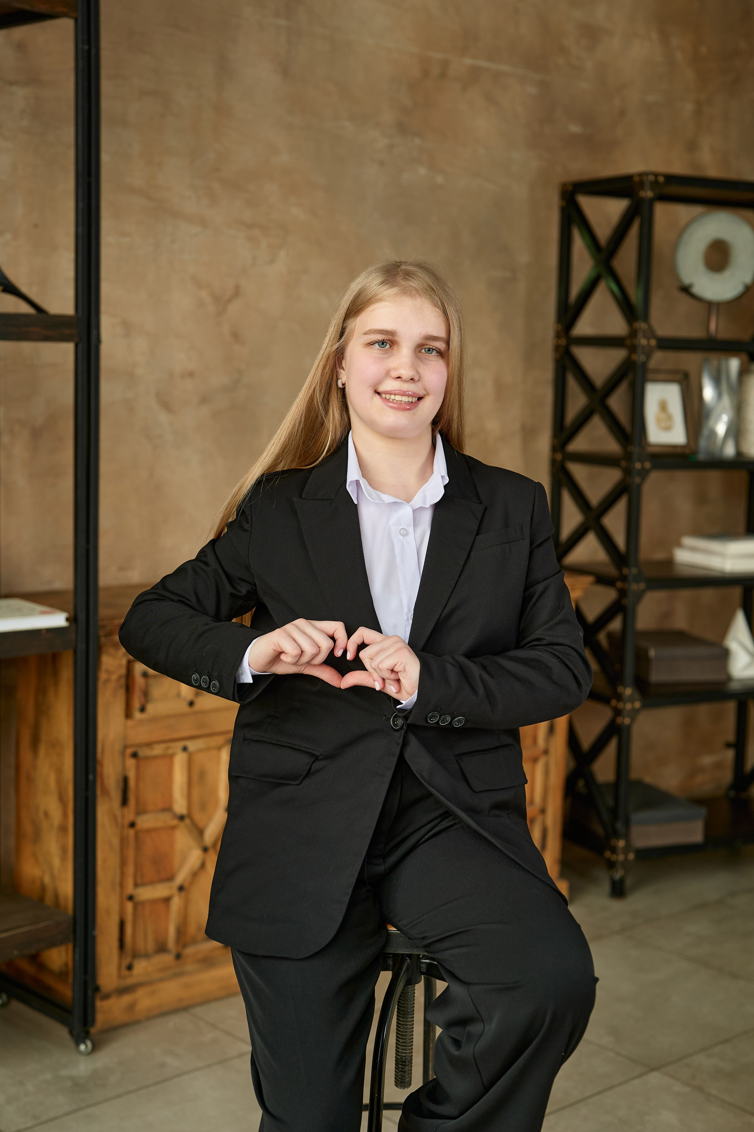 Пример фото выпускников в студии. Детский и семейный фотограф г. Москва Оксана Катаджи