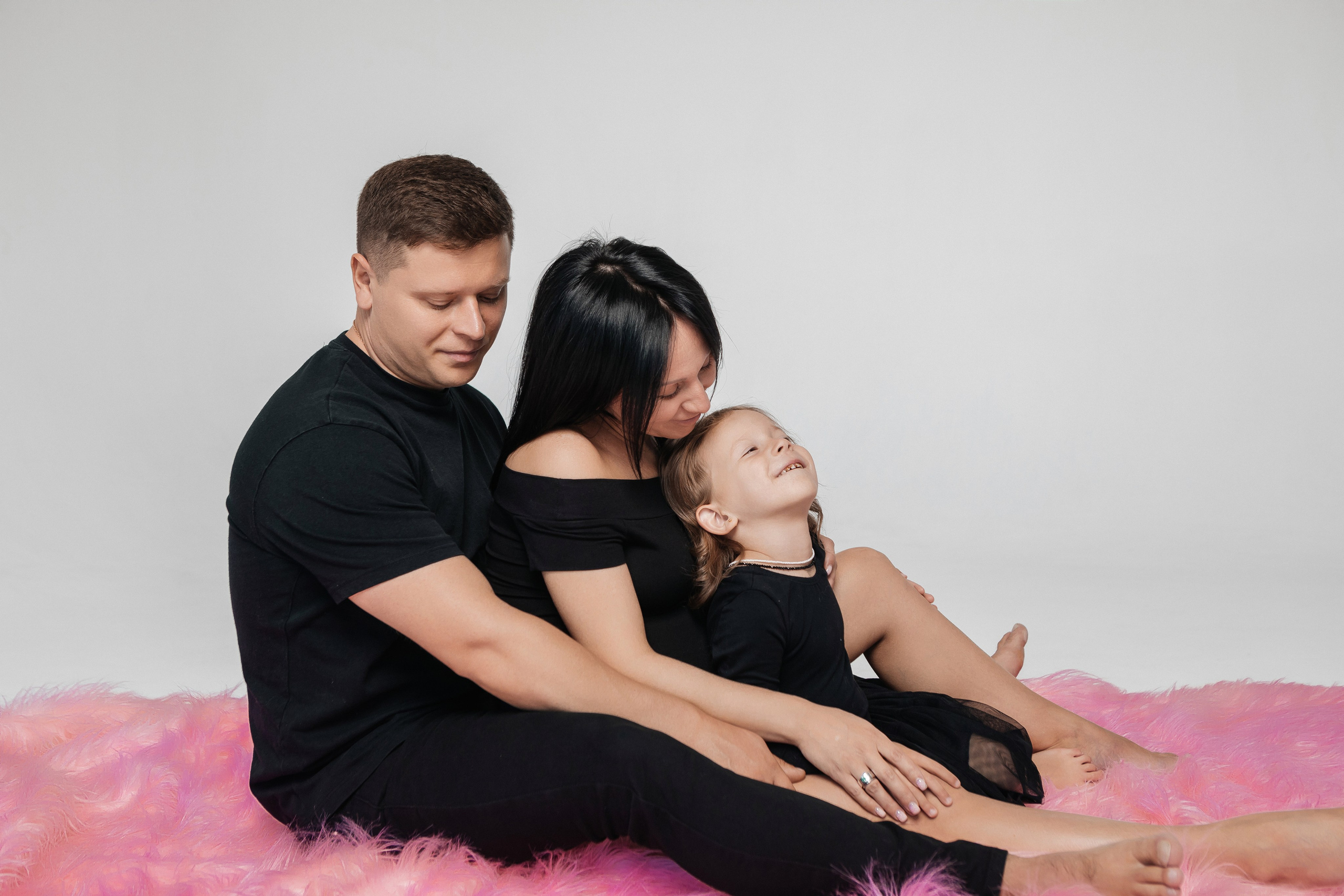 Семейная фотосессия в фотостудии. Свадебный и семейный фотограф Ибрагимова Мария из Екатеринбурга