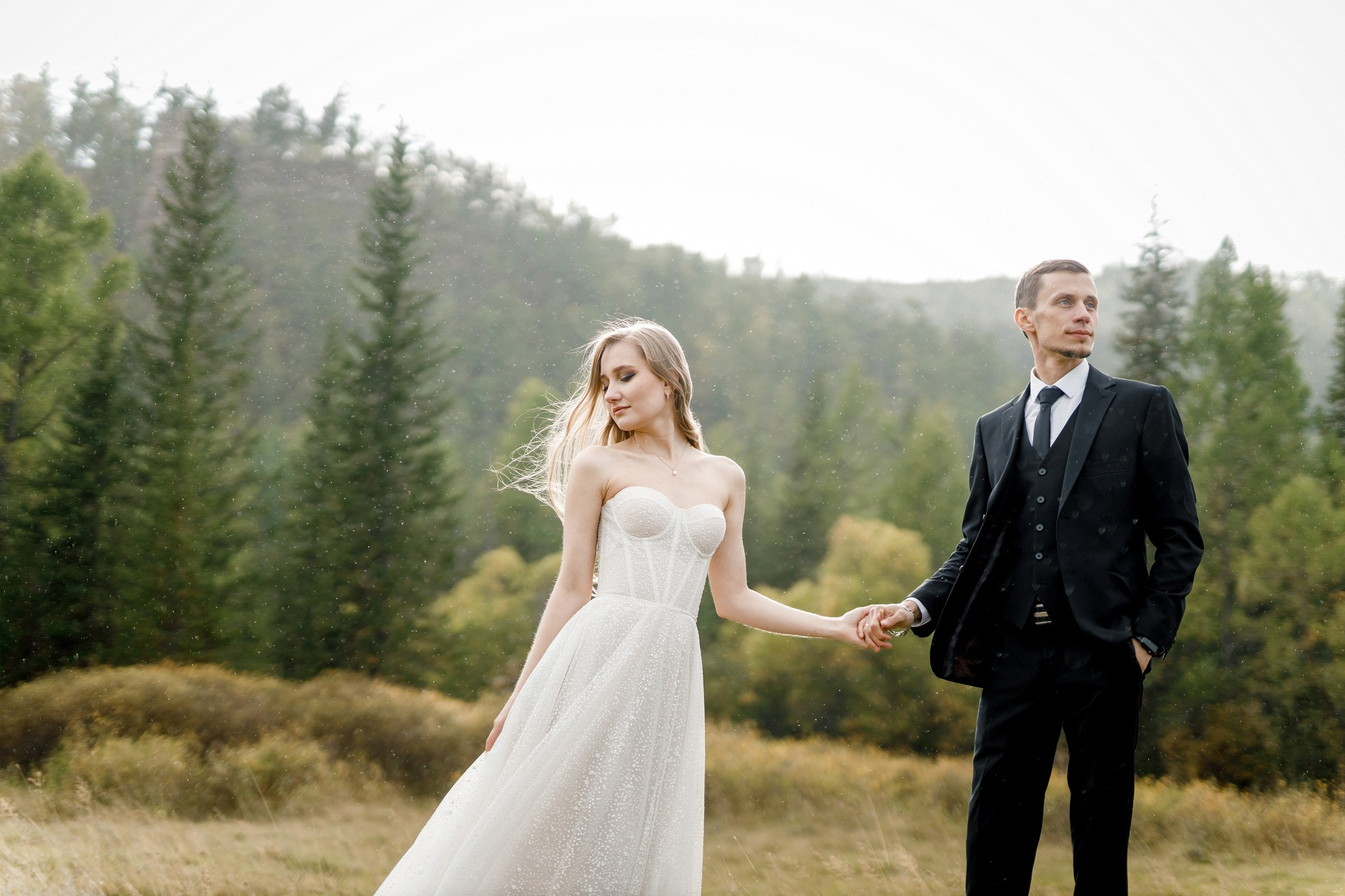 Полина и Женя. Лес, кожанки и 2 дня кайфа. Свадебный фотограф в Иркутске Сапаров Александр