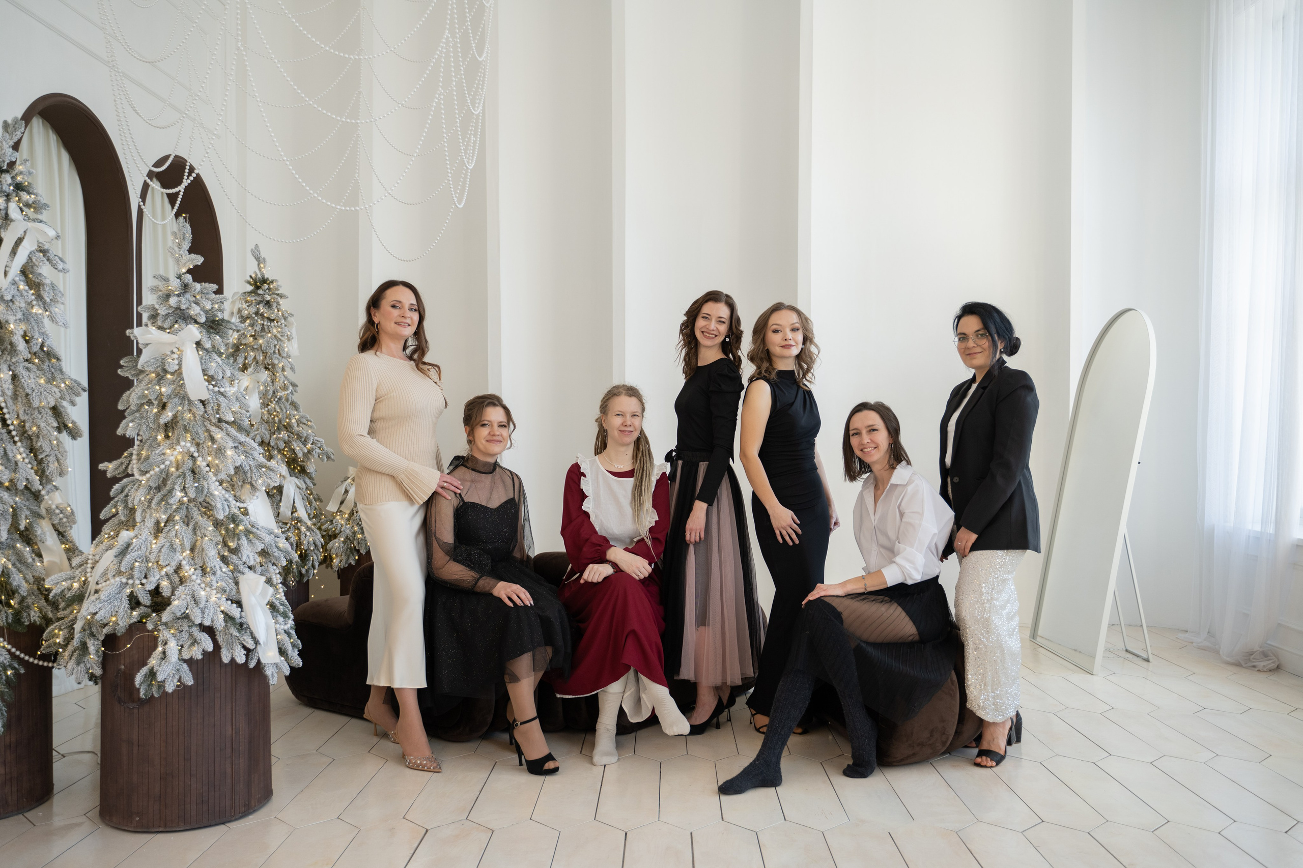Новогодний девичник в Екатеринбурге: фотосессия 21 декабря в студии «Когда Вместе». Фотограф в Екатеринбурге | Портреты, семейные съемки, лайфстайл