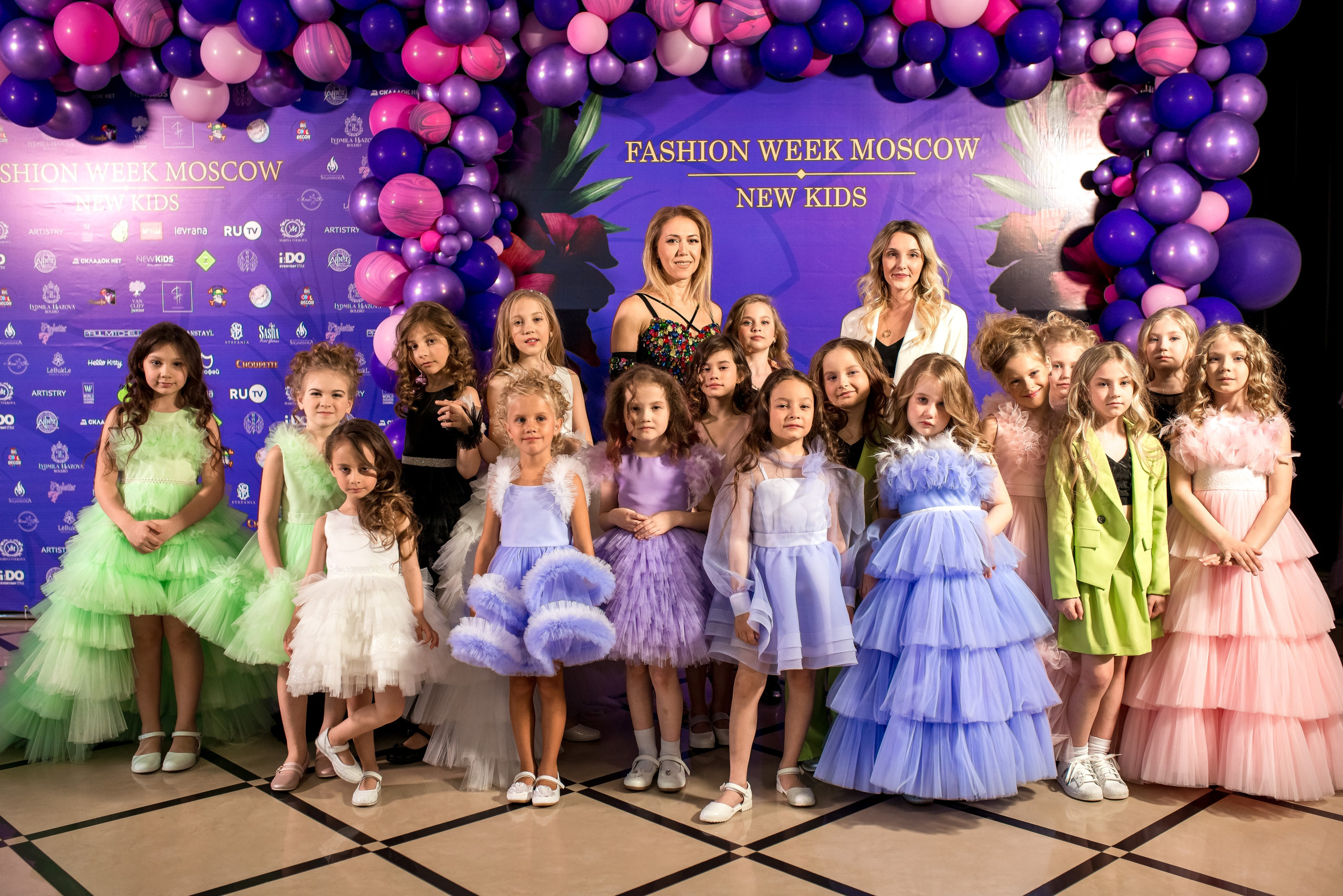 Показ Итальянской моды в России весна 2022. Женский фотограф Крещение Венчание Москва Брянск