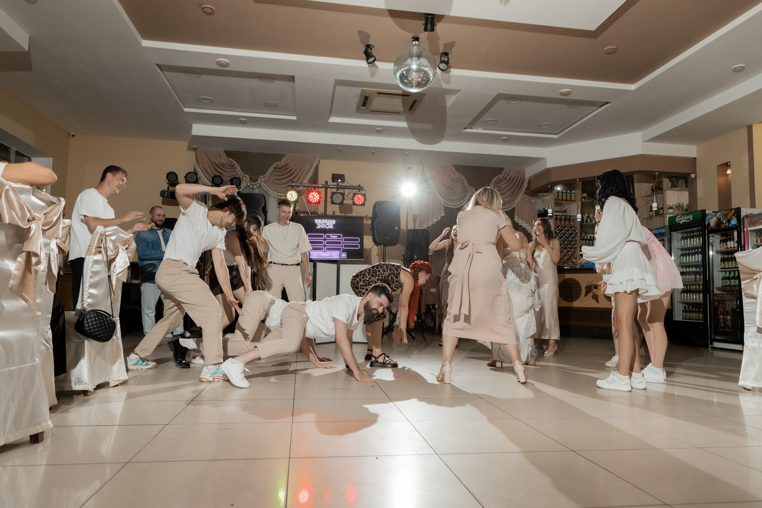 Роман и Александра (банкет). Свадебный фотограф Ангелина Сунгатулина | Саратов | Балаково | Вольск