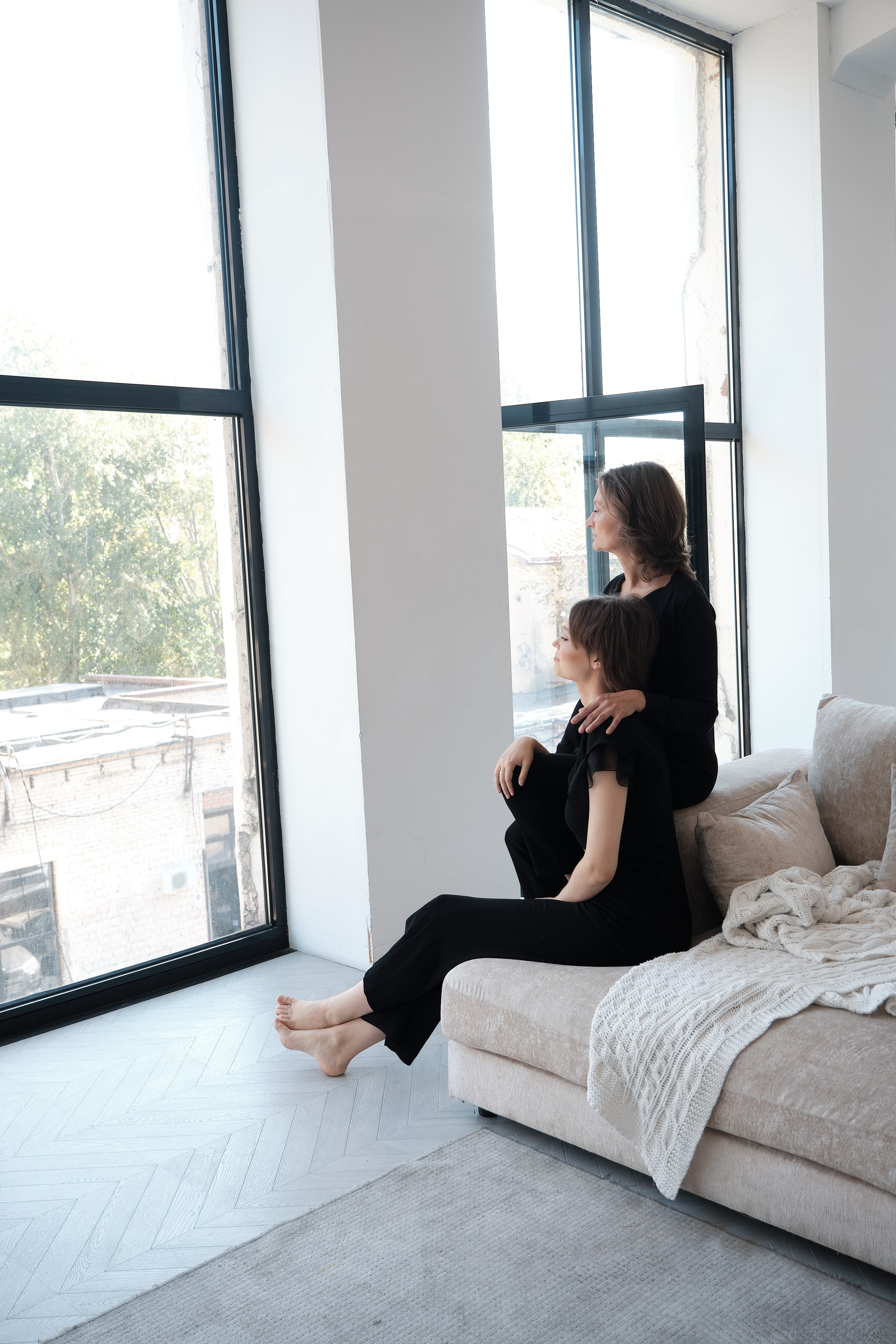 Мария и Устиния — трогательная семейная фотосессия мамы и дочки в студии в Москве. Портретный фотограф на новый год в Москве Виктория Колышева