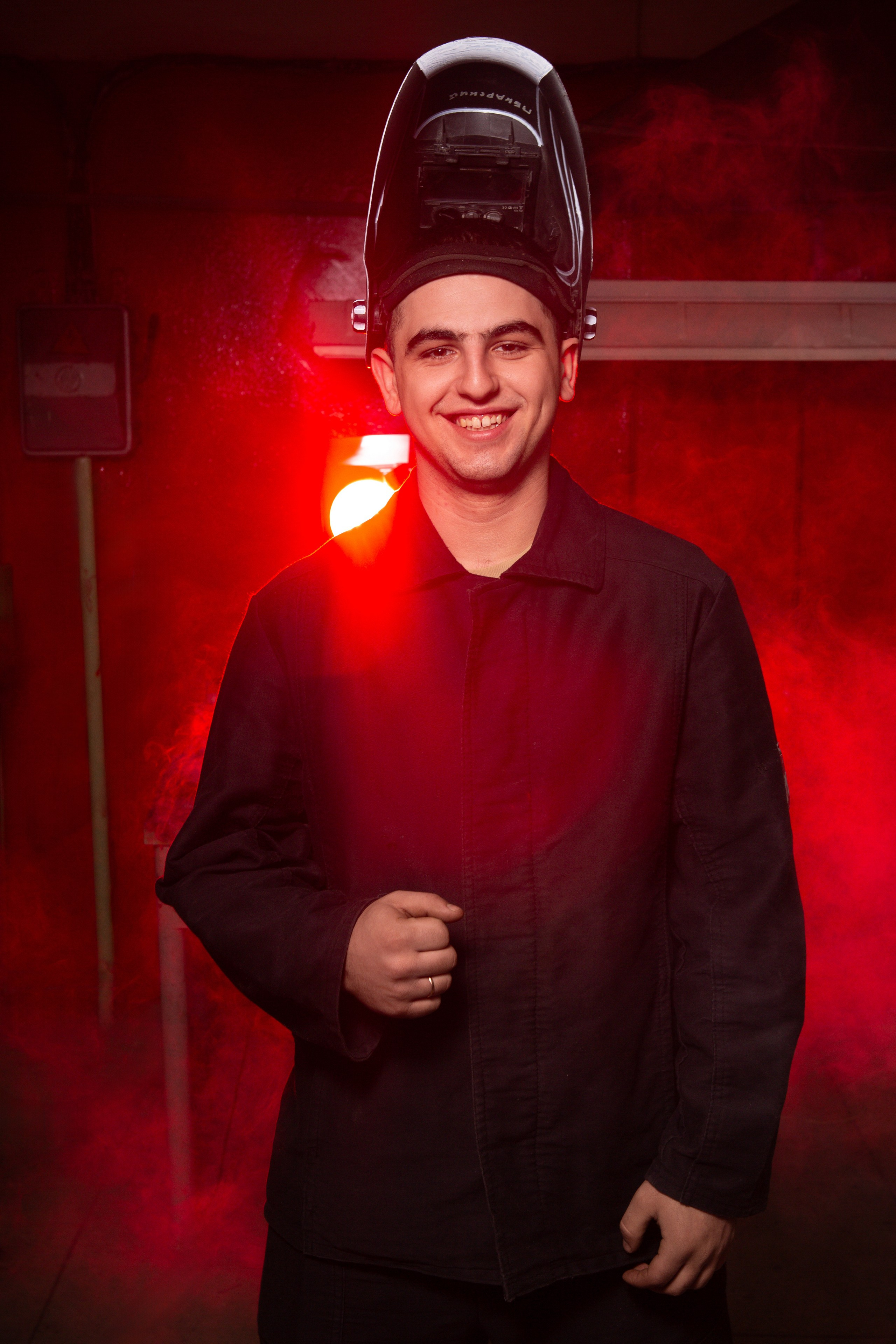 Портретная Фотосессия в Цеху для Выпускников Сварщиков | Твой Альбом Мценск. ТВОЙ АЛЬБОМ / ТВОИ ПРАВИЛА