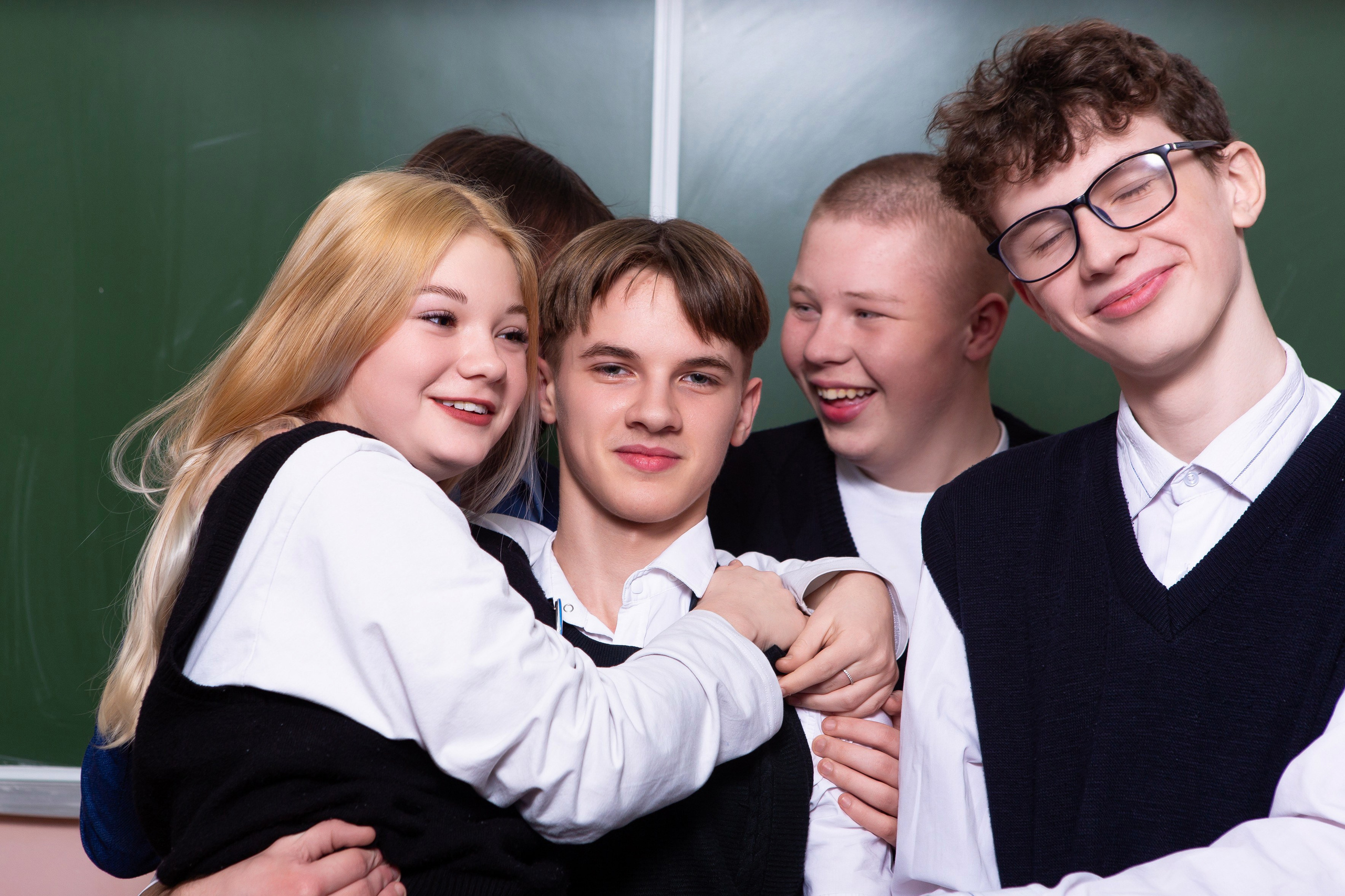 ШКОЛЬНАЯ ФОТОСЕССИЯ ДЛЯ 9 КЛАССА 3 ШКОЛА МЦЕНСК. ТВОЙ АЛЬБОМ / ТВОИ ПРАВИЛА