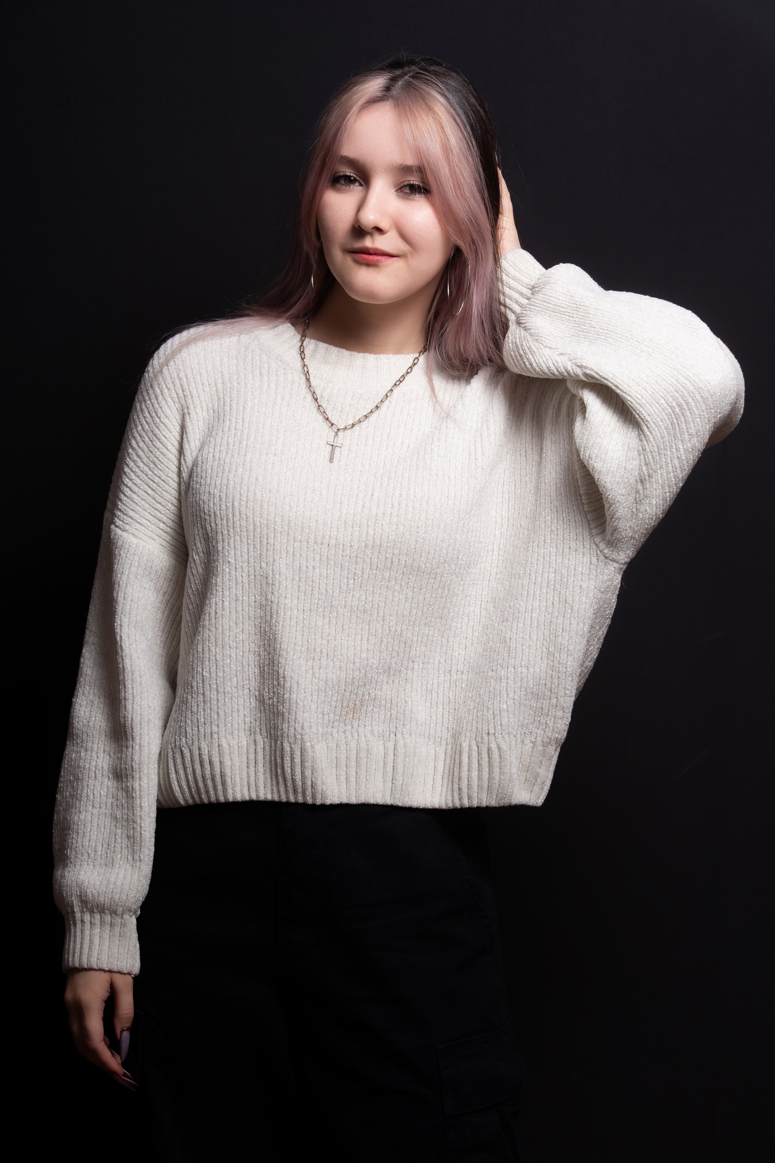 Портретная фотосессия для учеников 9 класса на чёрном фоне | Школьный фотограф Николай Богатырёв | Твой альбом / Твои правила. ТВОЙ АЛЬБОМ / ТВОИ ПРАВИЛА