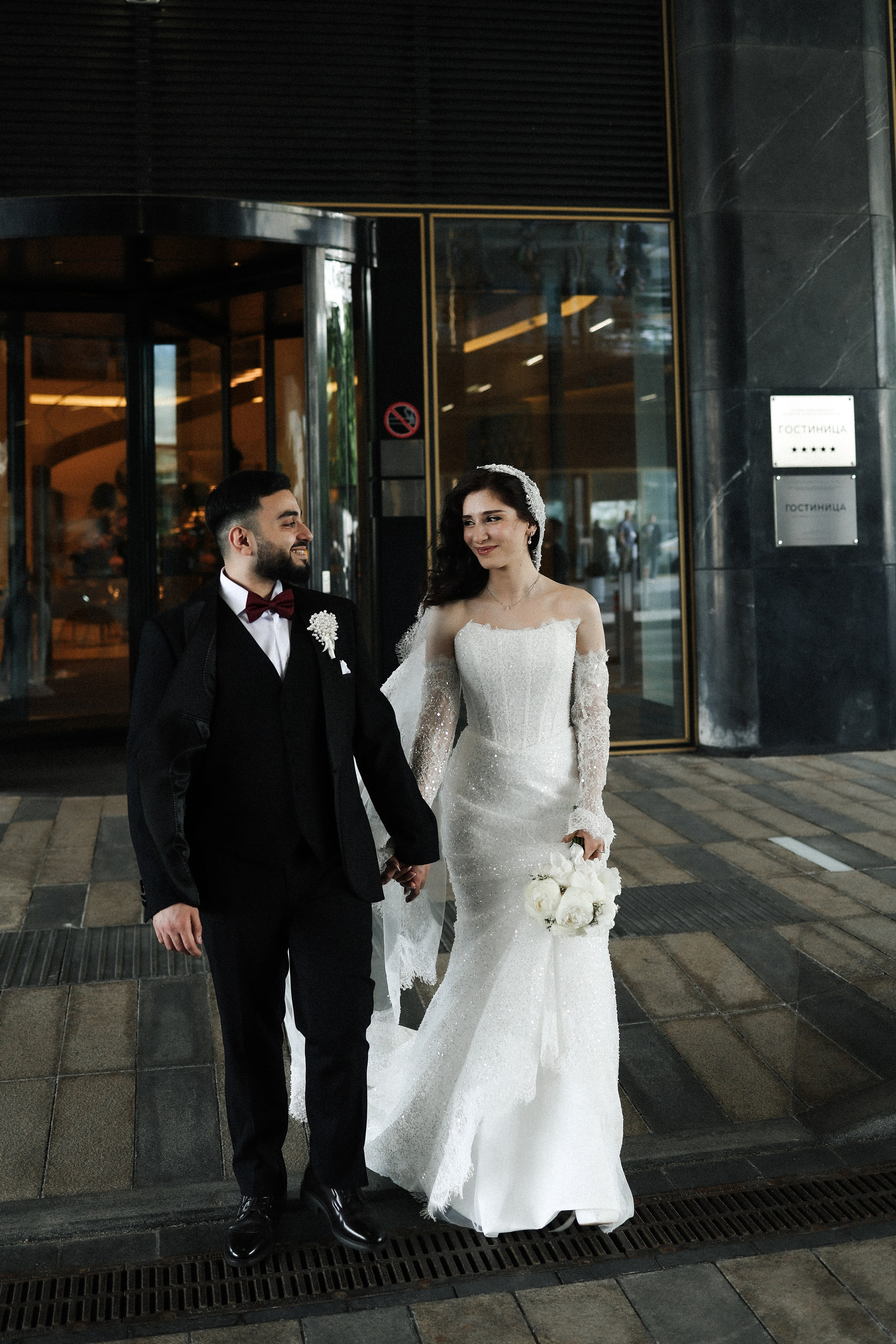 Э. + А. Hyatt Regency Moscow Petrovsky Park , венчание в Армянской апостольской церкви. Свадебный и семейный фотограф в Москве Света Снимает