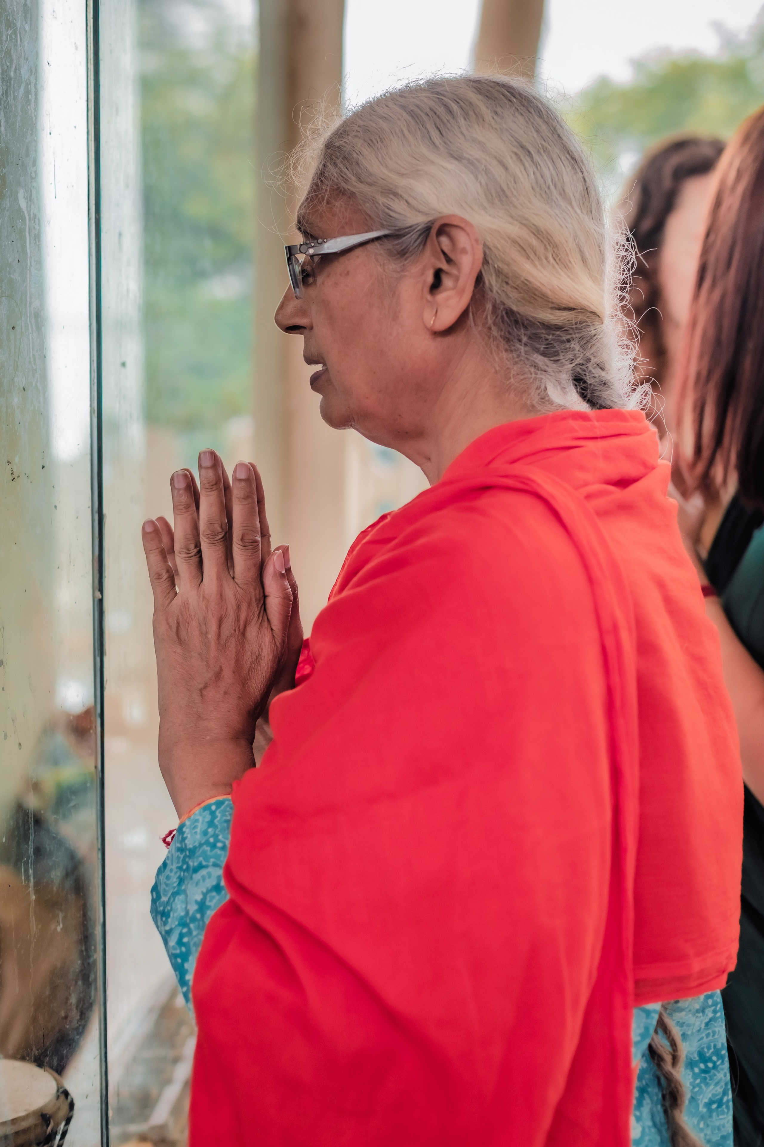Abhisheka Devraha Baba on Sri Devdas ji maharaj bd. Mariam Bagdasaryan