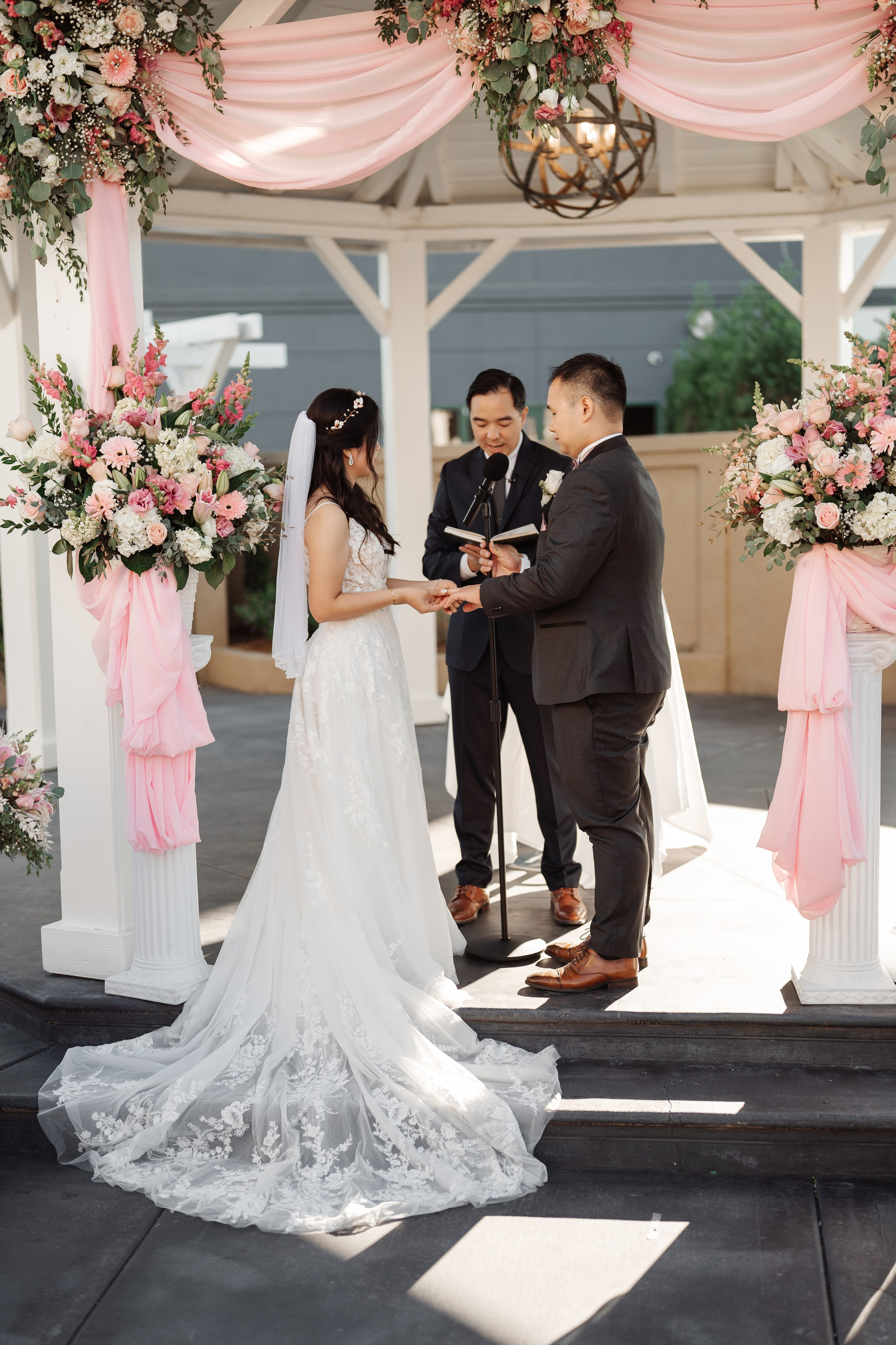 2025-08-16_AndreaChristopher. Ретушер Зенькевич Света