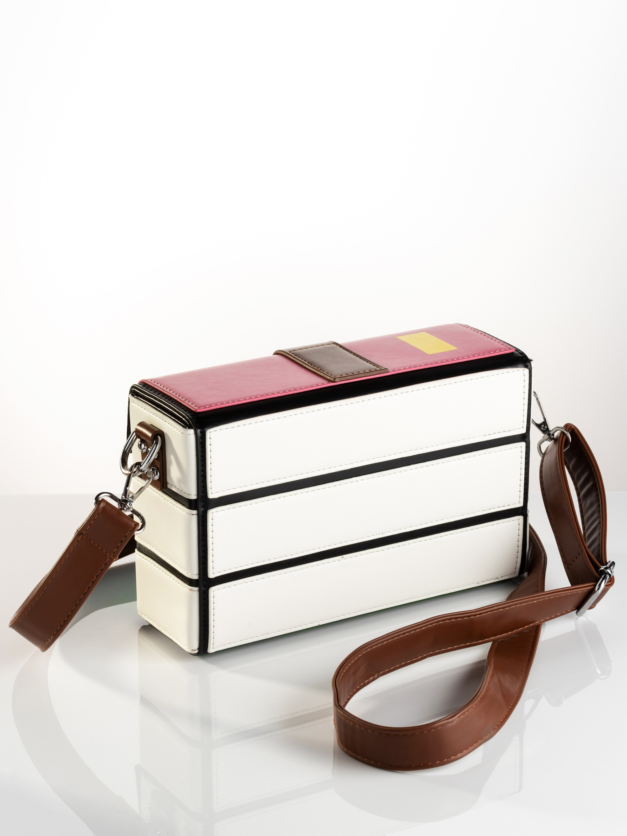 Съёмка сумок для карточек товаров на Вайлдберриз. Предметный фотограф в Нижнем Новгороде Денис Павлов