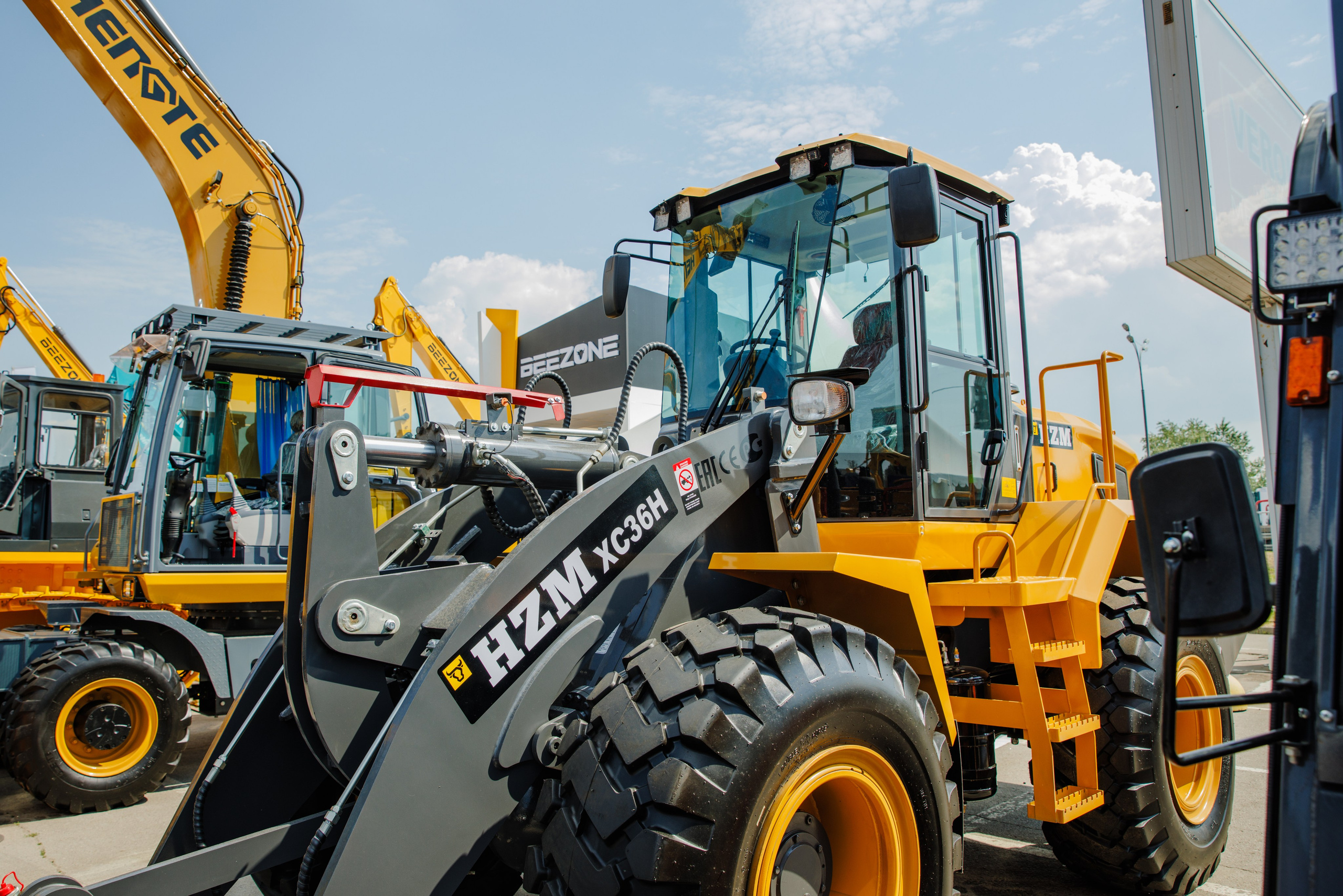 Выставка Спец. Техники. Фотограф Москва Шептаев Артём