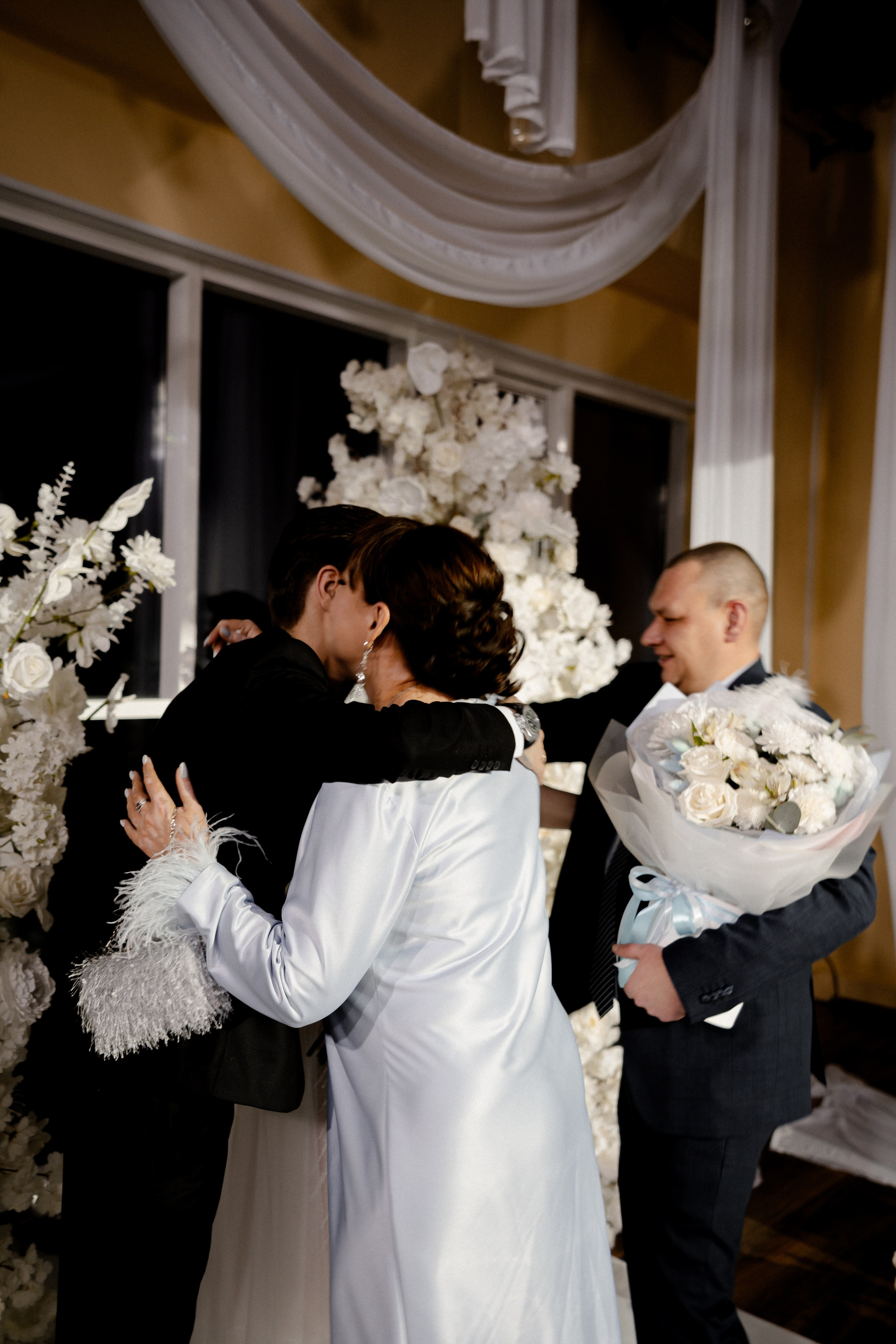 СВАДЕБНАЯ СЬЕМКА СБОРОВ В ОТЕЛЕ И ВЫЕЗД НА ЦЕРЕМОНИЮ (СНЯТО В СИБИРЕ В НИЖНЕВАРТОВСКЕ). Профессиональный фотограф, Санкт-Петербург — Виктория Богомолова