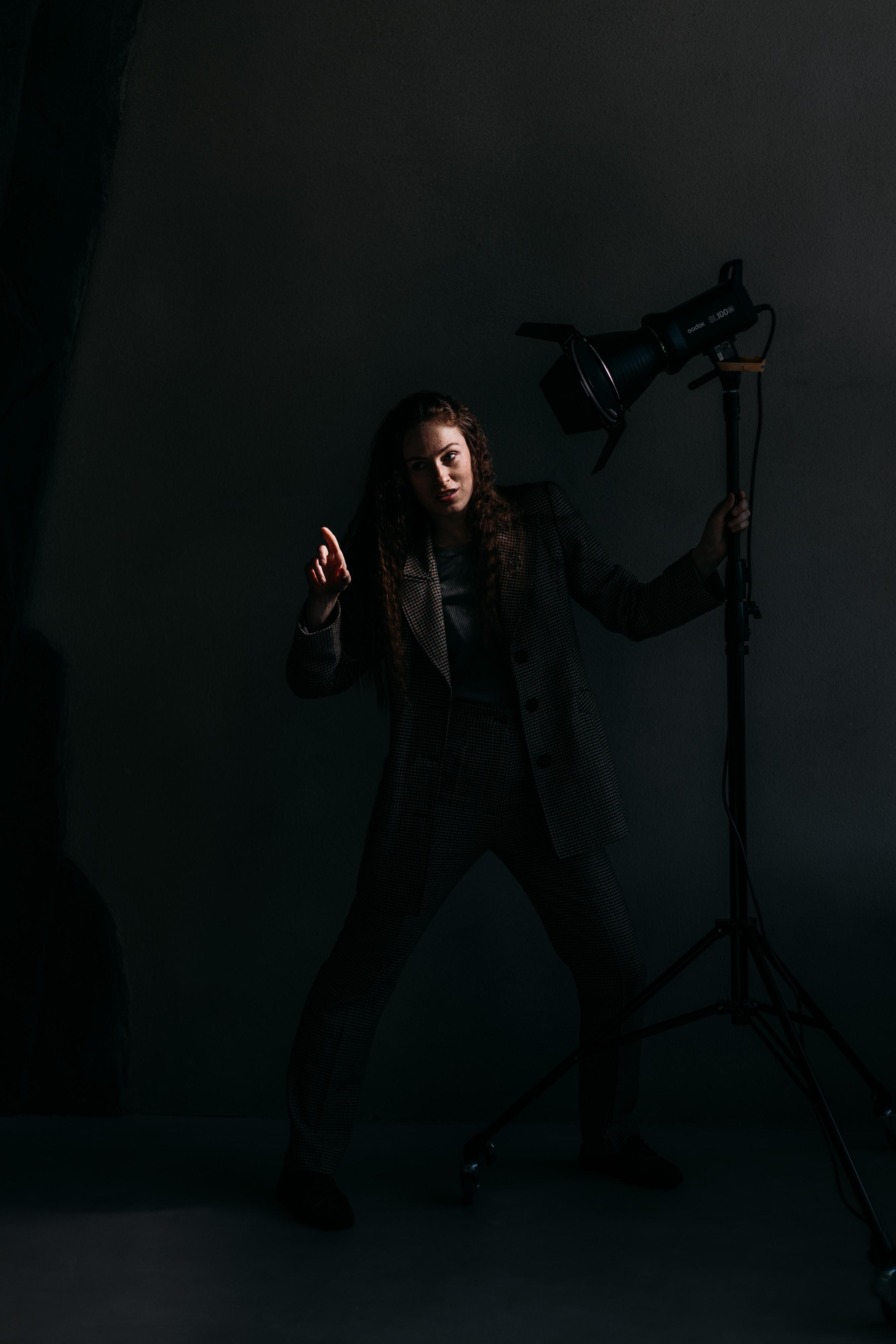 Даниэль и фонарь. Главная