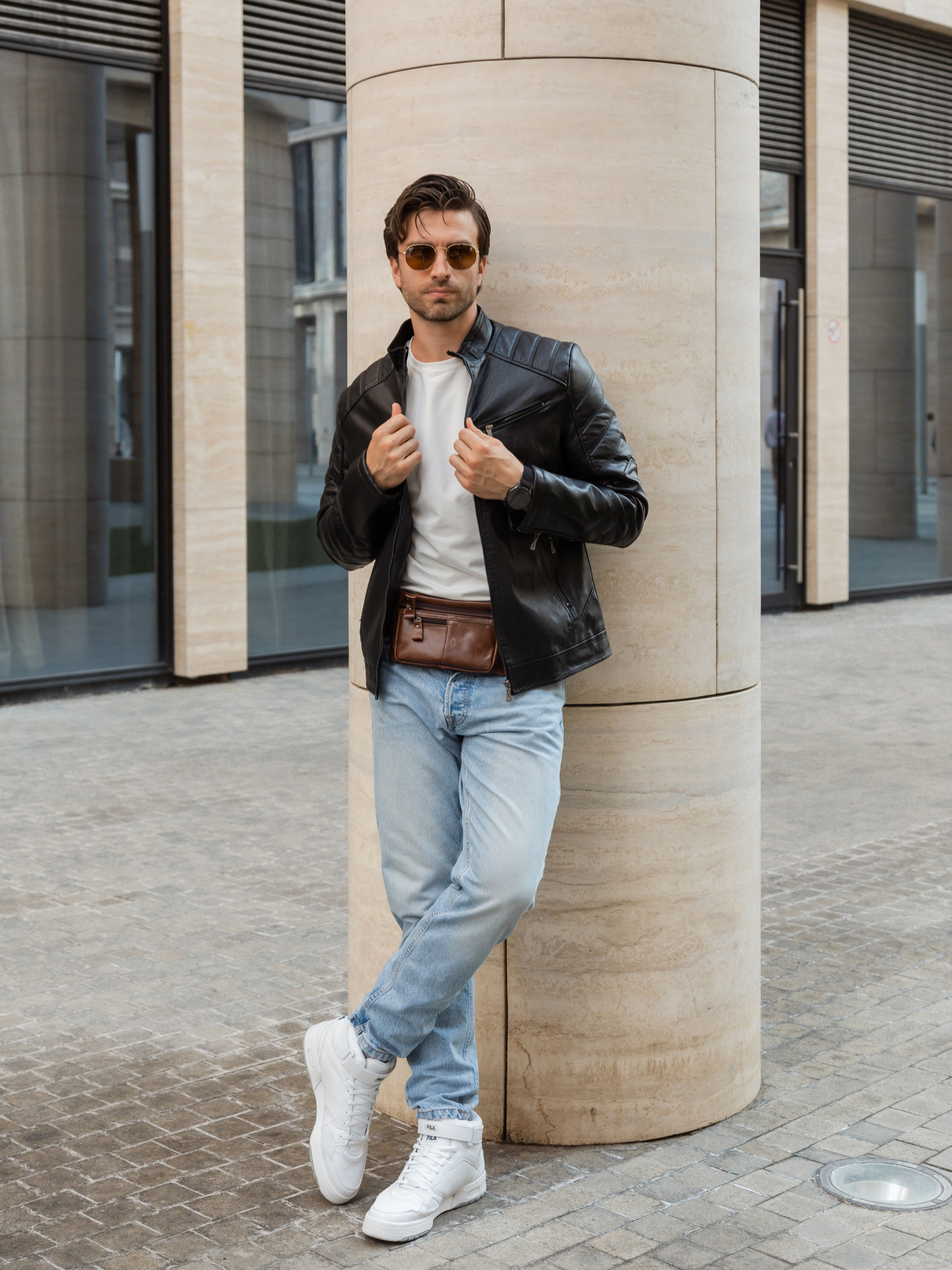 Коммерческая фотосессия мужских сумок для маркетплейсов и социальных сетей. Fashion фотограф в Санкт-Петербурге Савинова Ирина