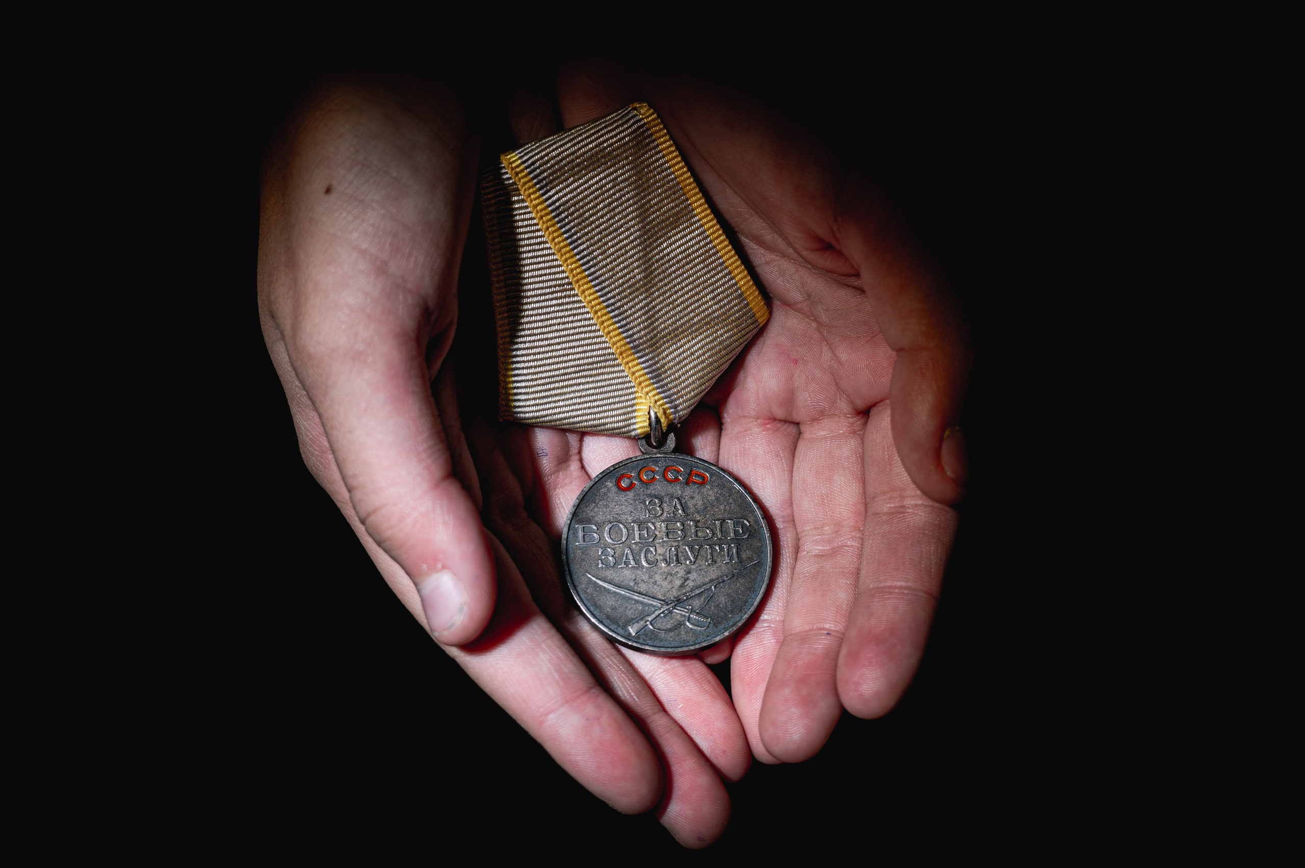 Авторская серия фотографа Романа Адлера «Ради Жизни». Фотограф Роман Адлер