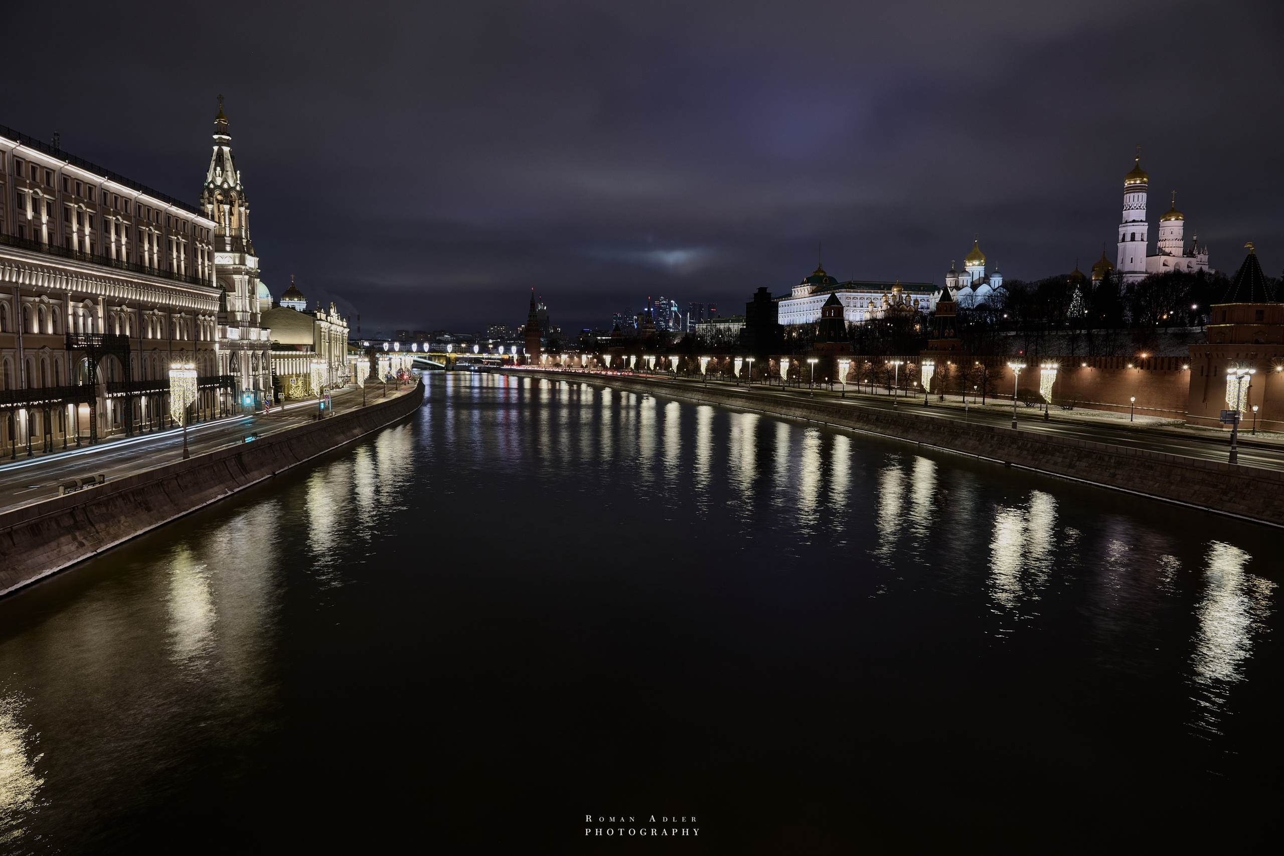 Новогодняя ночная Москва 2025. Фотограф Роман Адлер