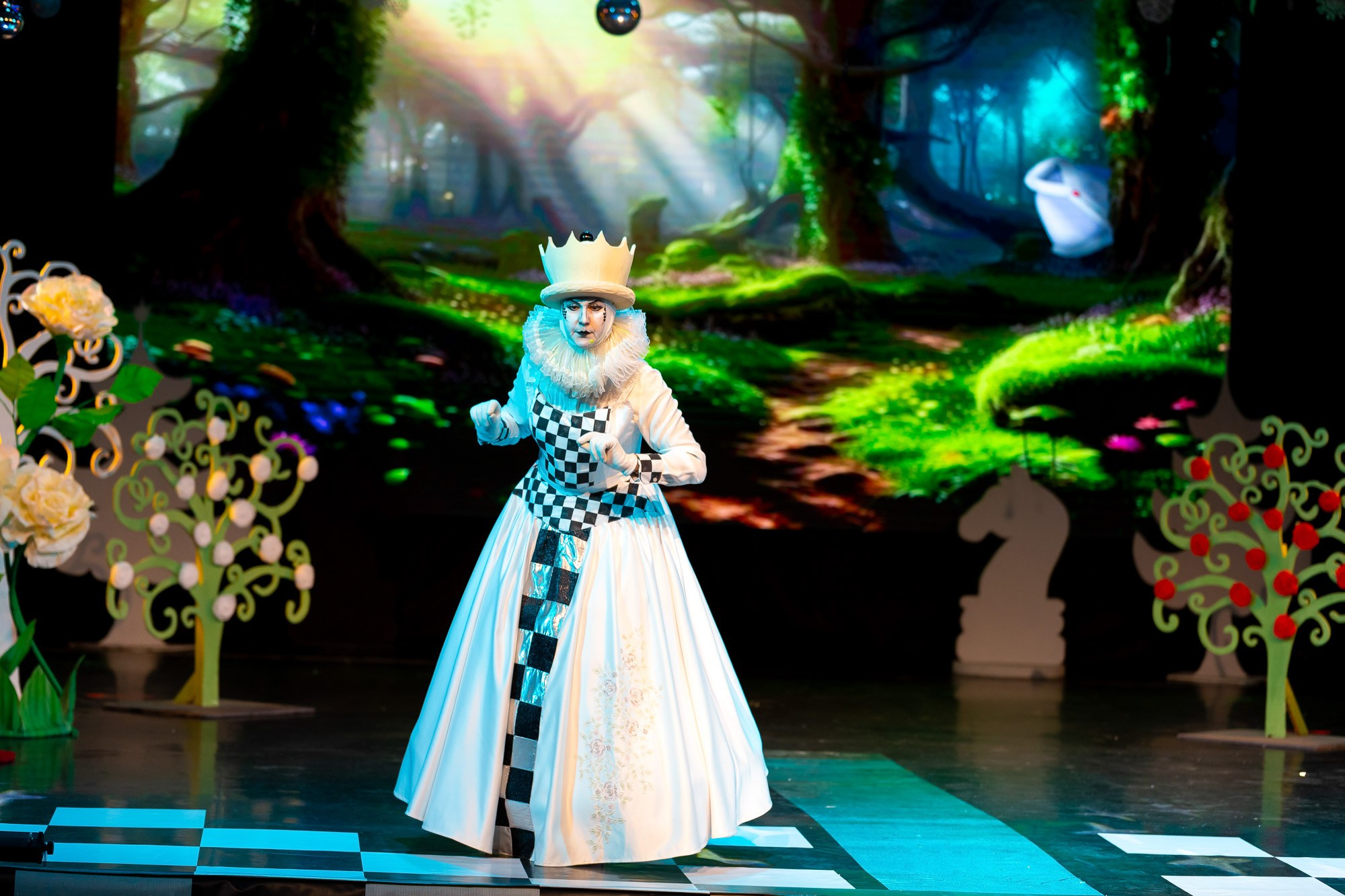 Спектакль в Доме культуры. Андрей Кровлин — фотограф в Славянке