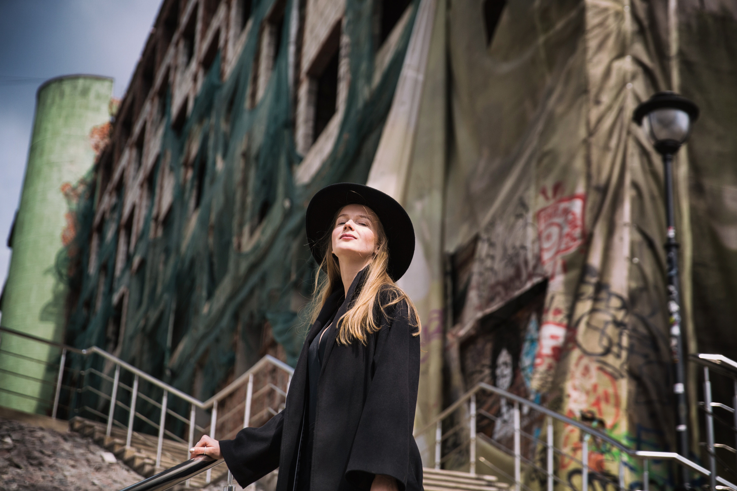 Портретная фотосессия в студии и стритфотография