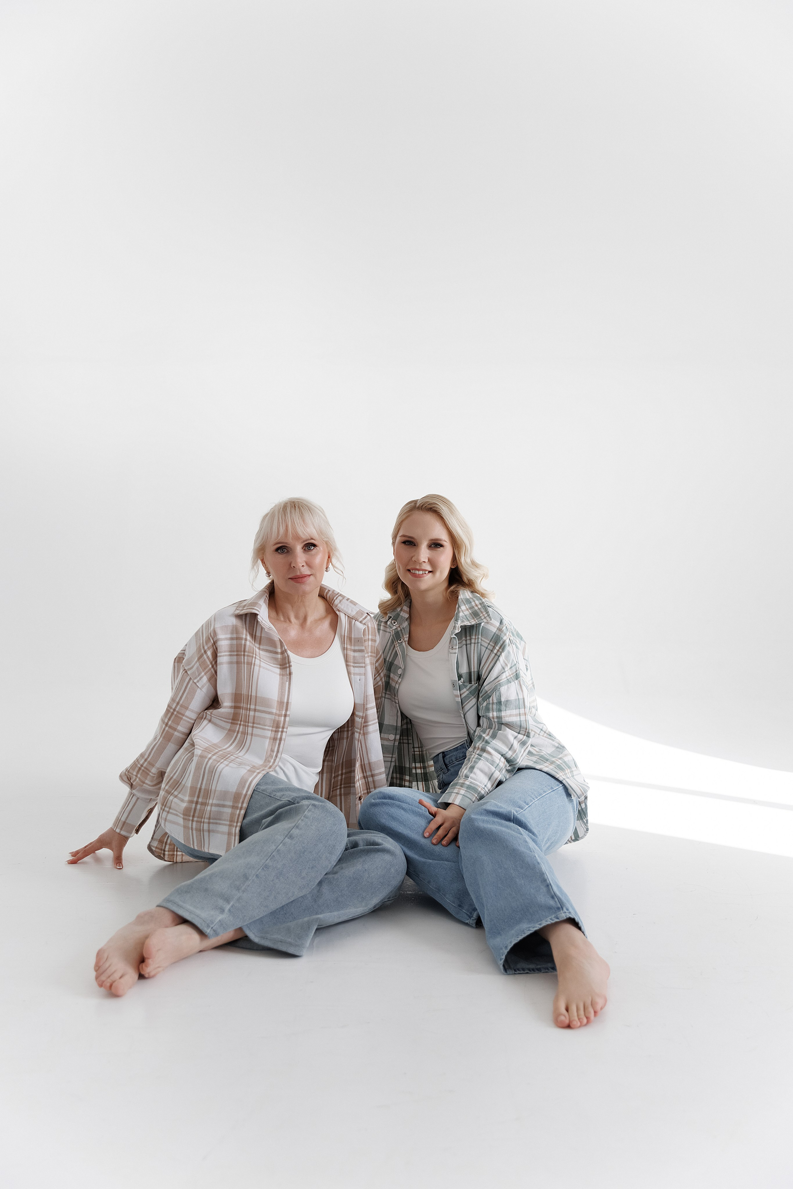 Диана с мамой в студии. Свадебный фотограф в Пскове и Санкт-Петербурге | Анна Голикова