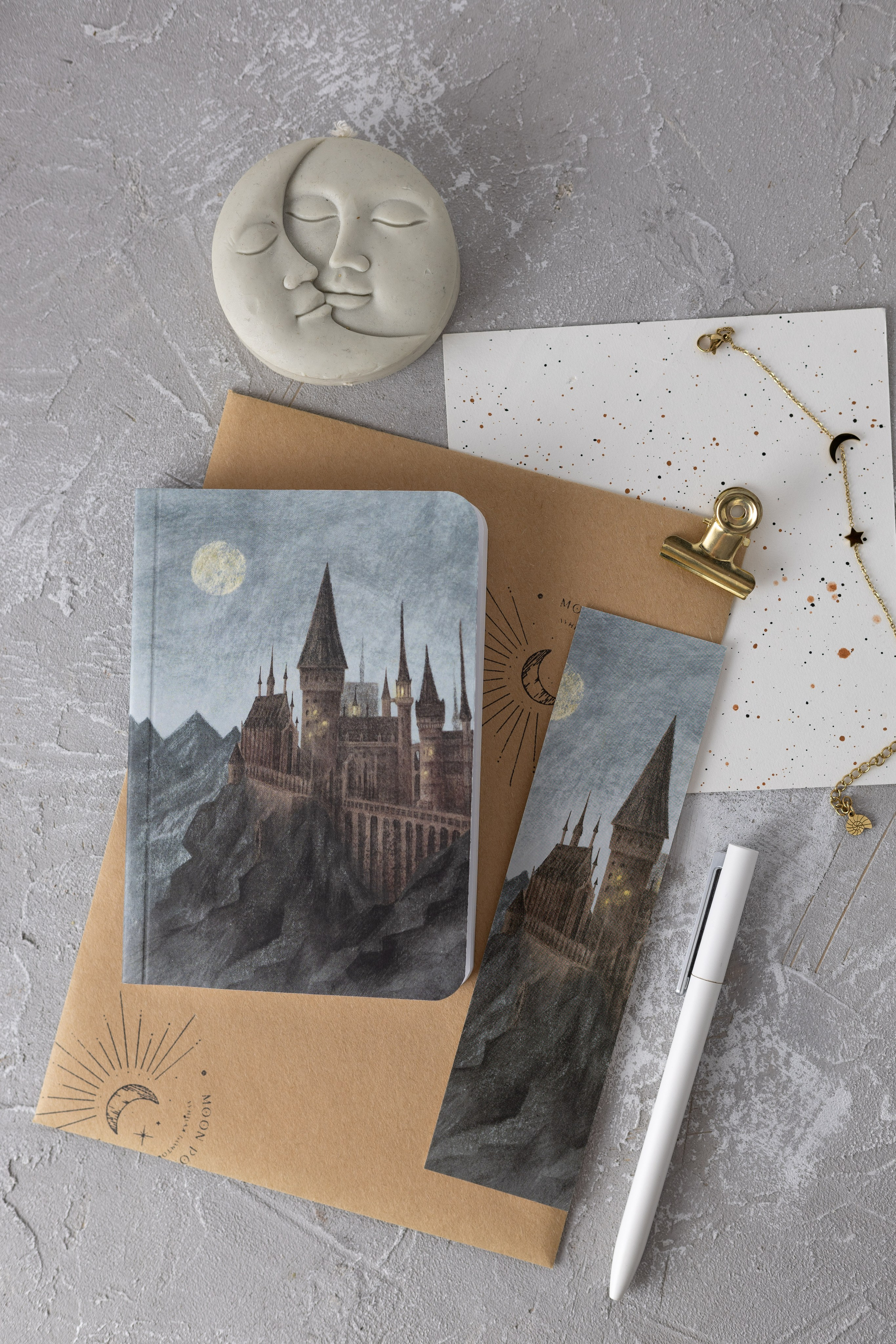 Открытки Moonpost. Предметный фотограф Северова Екатерина | Профессиональная предметная съёмка фото и видео в Санкт-Петербурге