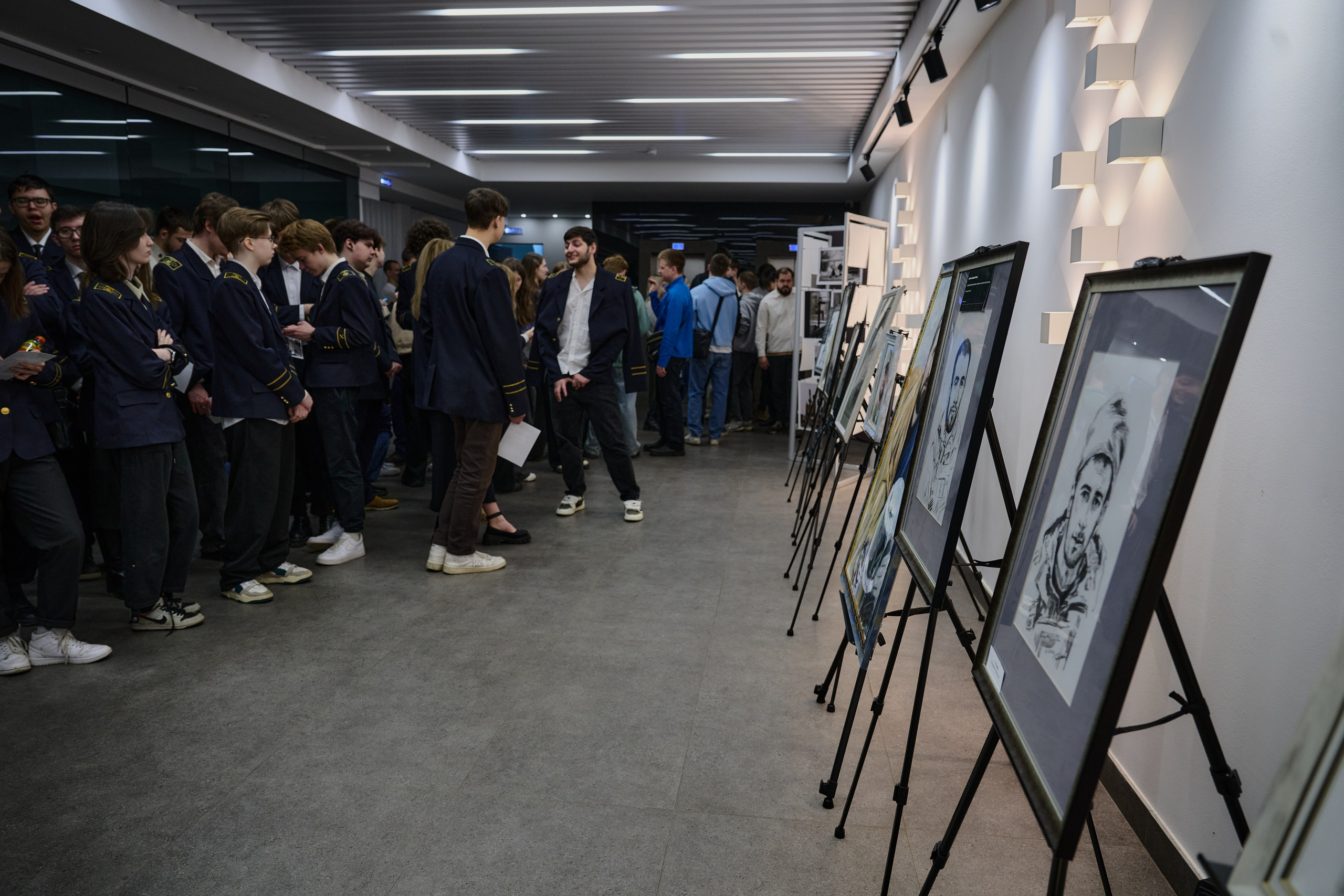 Фотовыставка «Территории» в Росгеолфонде. Фотограф Роман Адлер