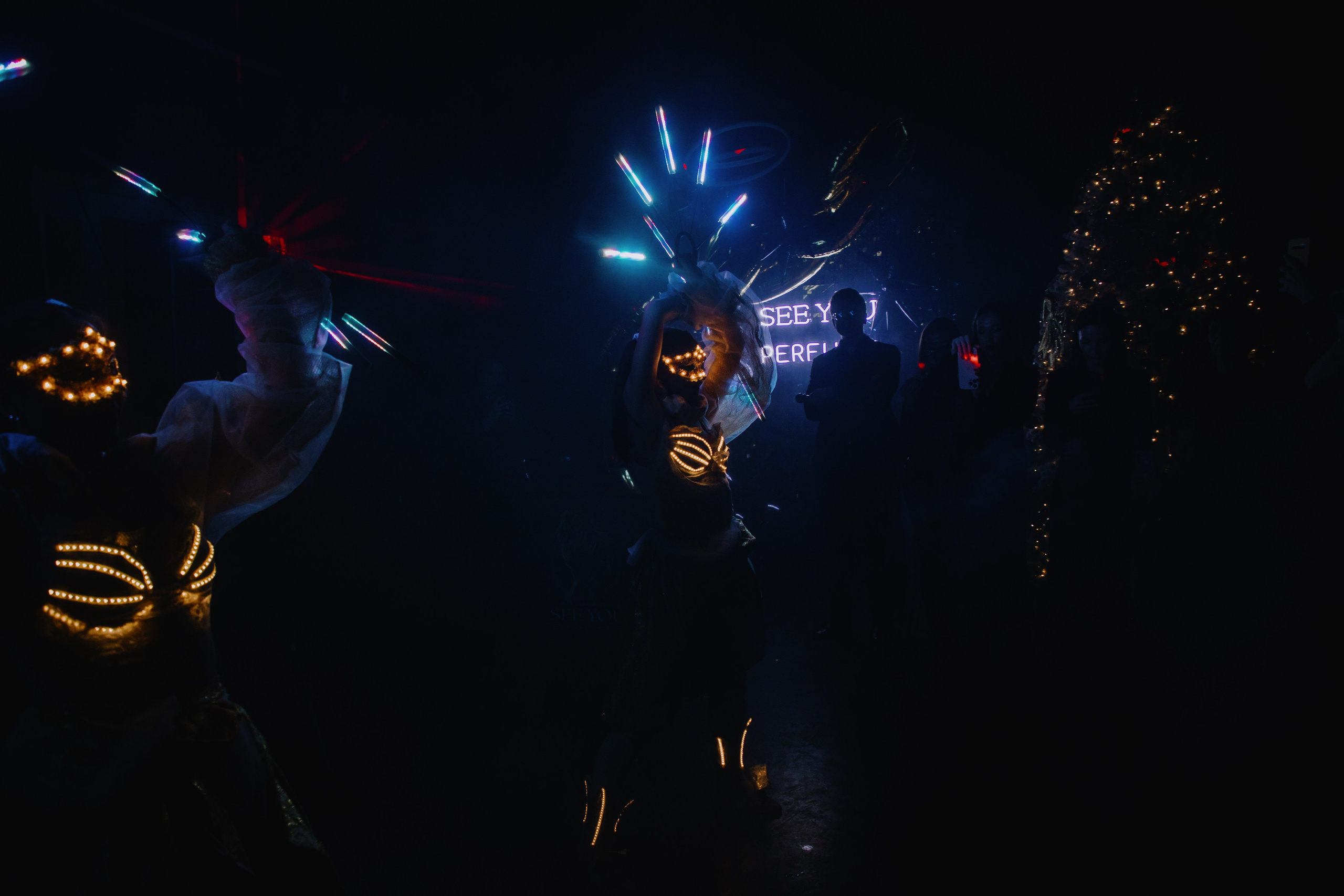 See `You Perfume. Фотограф в Москве и Санкт-Петербурге Дарина