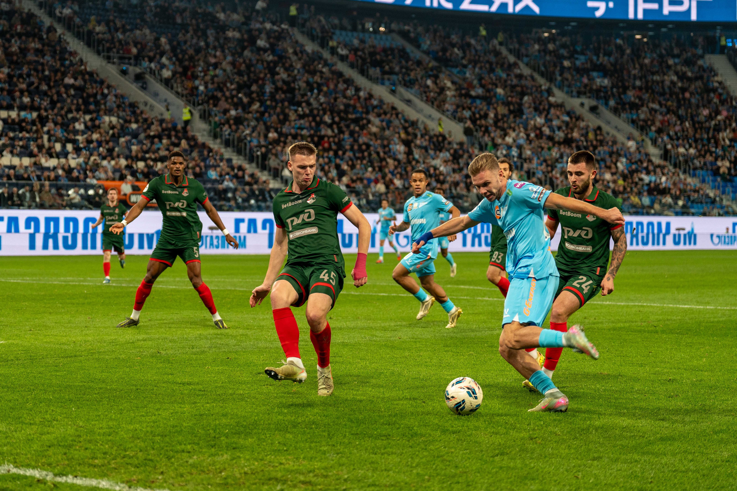 Зенит — Локомотив: фотогалерея 14-го тура РПЛ на Газпром Арене | Антон Гауф. Спортивный фотограф в Санкт-Петербурге | Антон Гауф