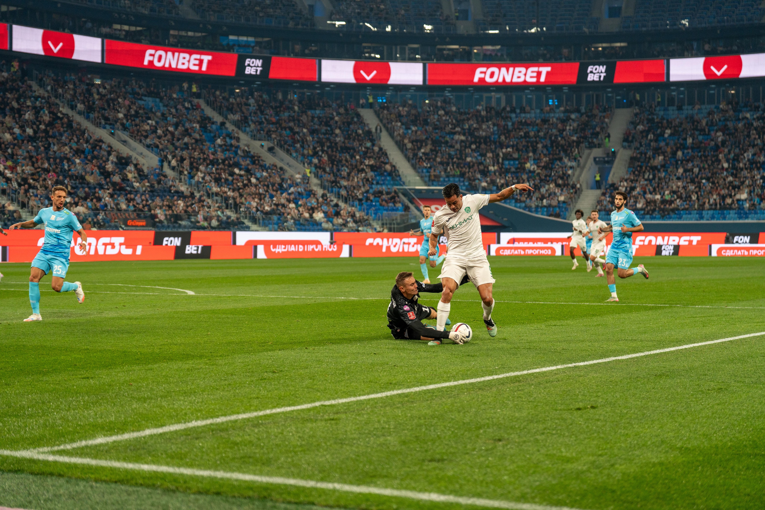 Кадр футбольного матча Зенит—Ахмат от спортивного фотографа СПб